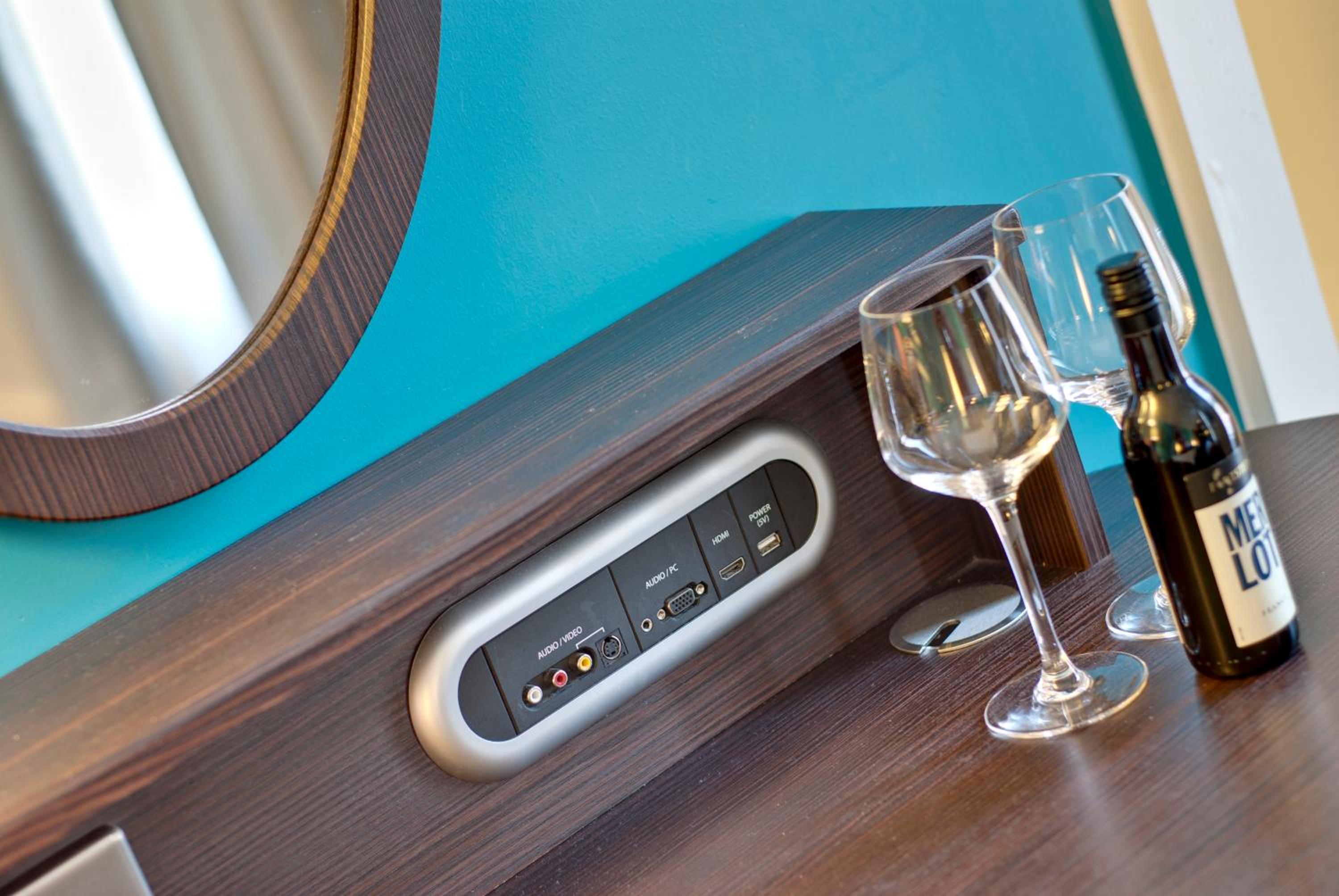 Double with Stocked Mini-bar - Photo 3