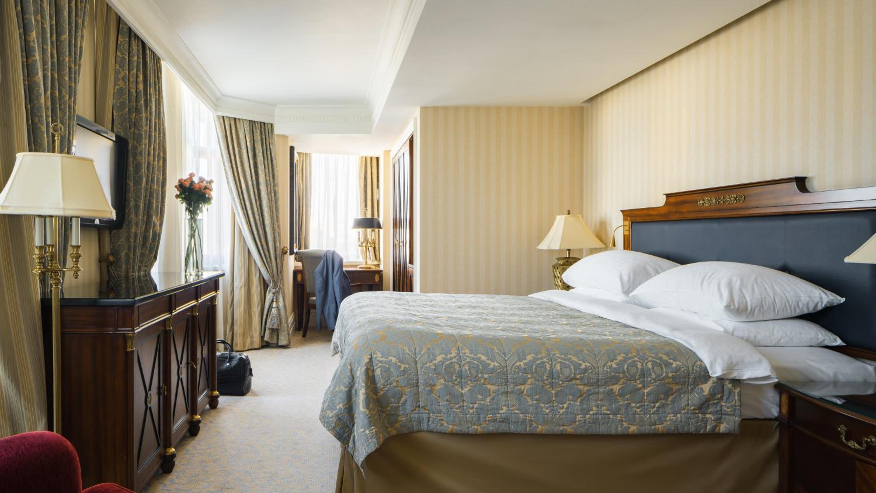 One-Bedroom Suite - Photo 1