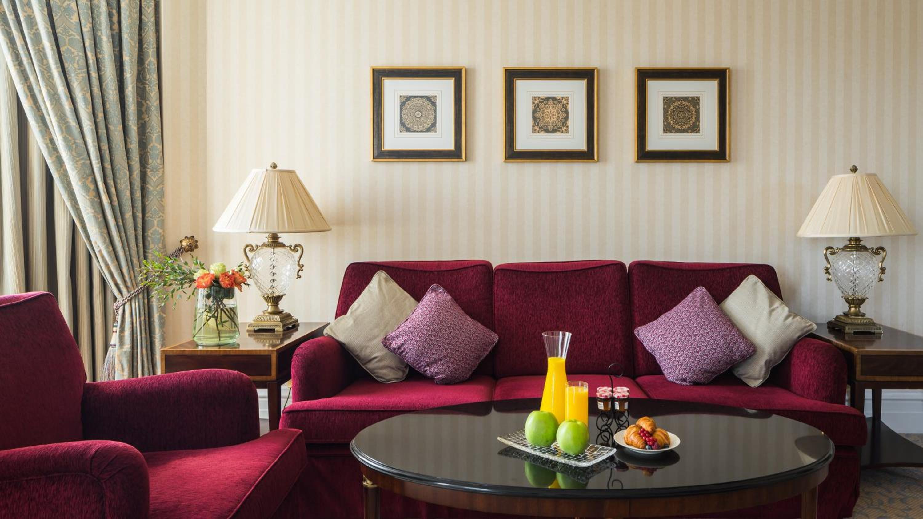One-Bedroom Suite - Photo 2