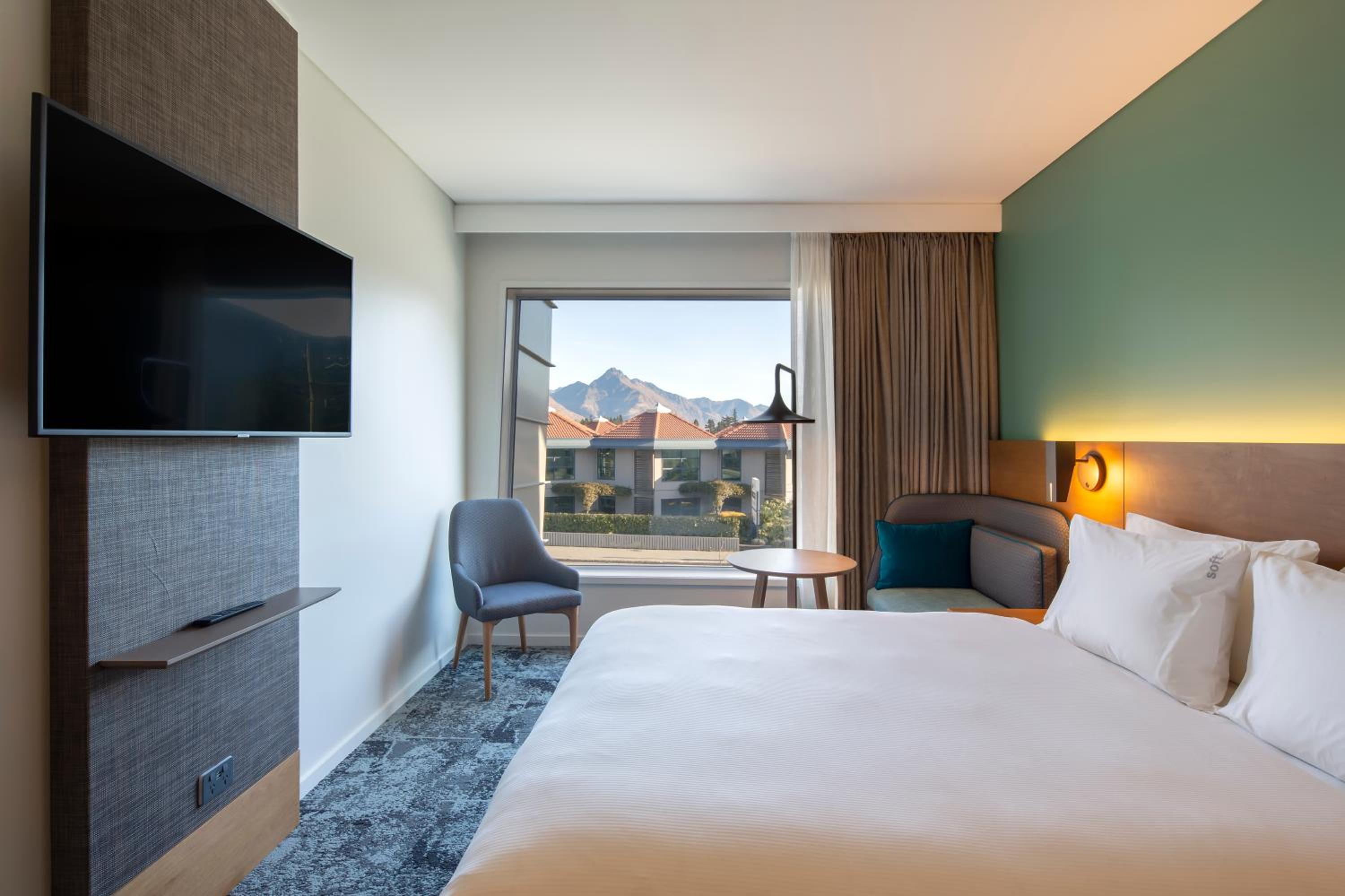 Standard Queen Room with Mountain View - Free Breakfast - Photo 1