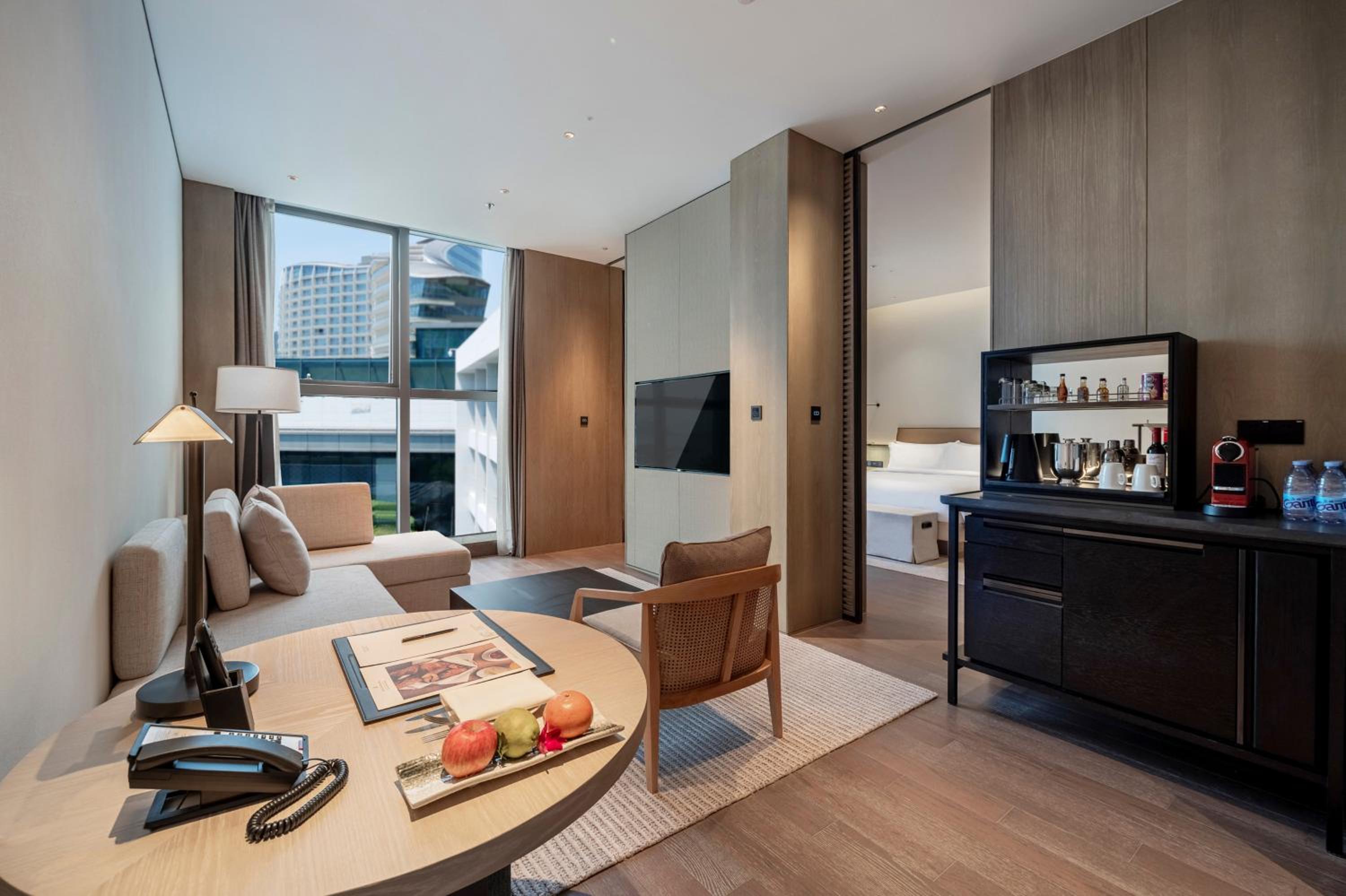 One-Bedroom King Suite with Garden View - Photo 3