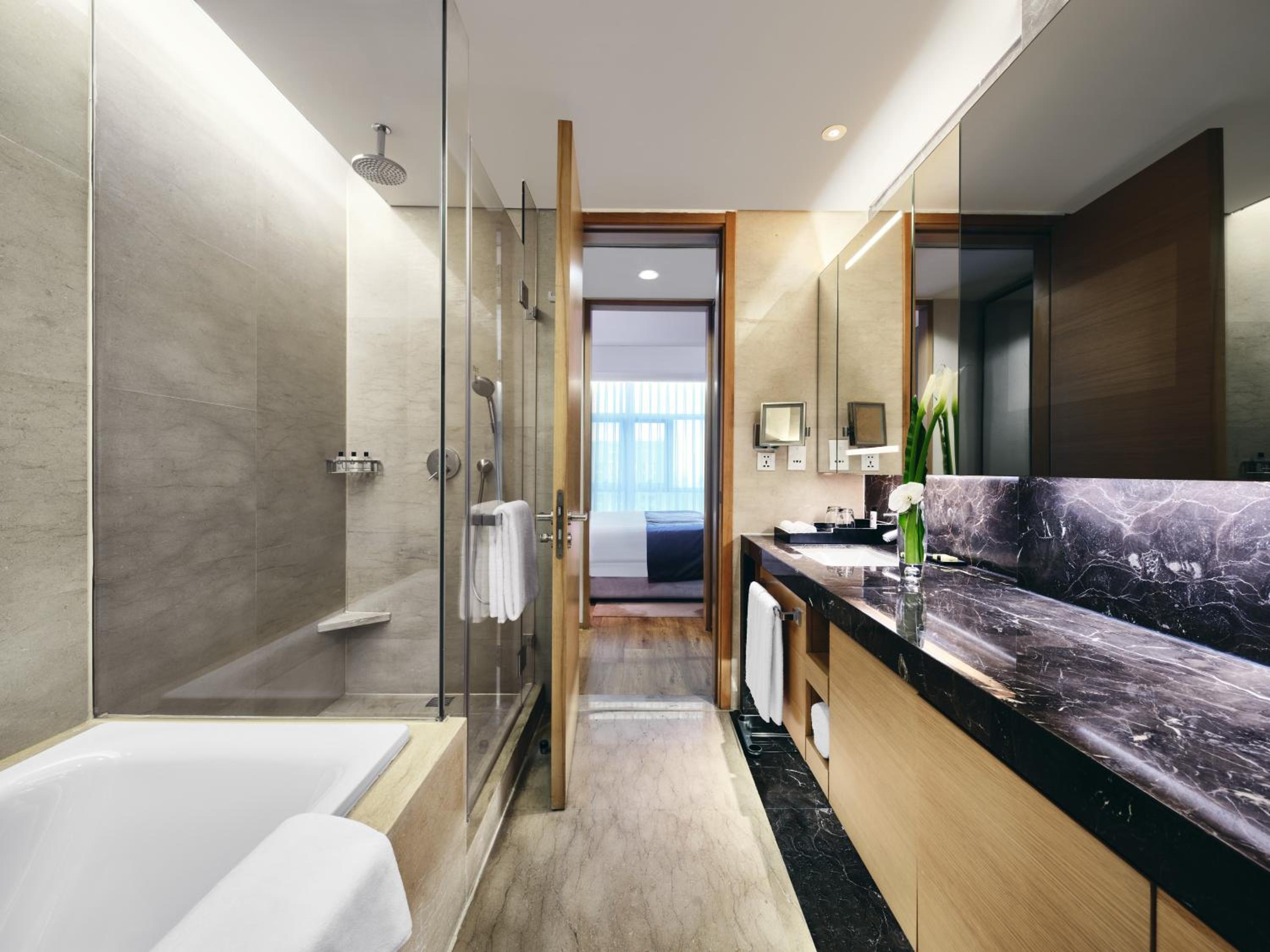 Deluxe King Size Room - Photo 6