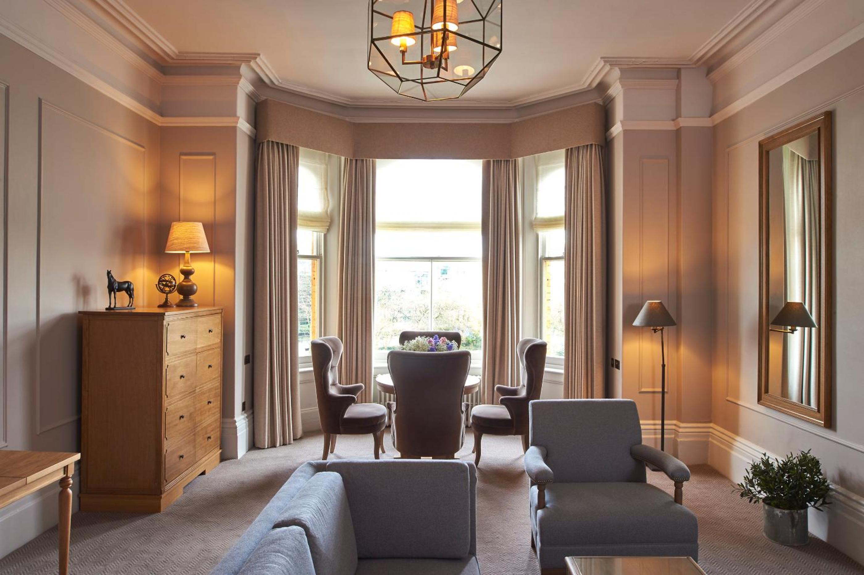 Suite with View - Photo 6
