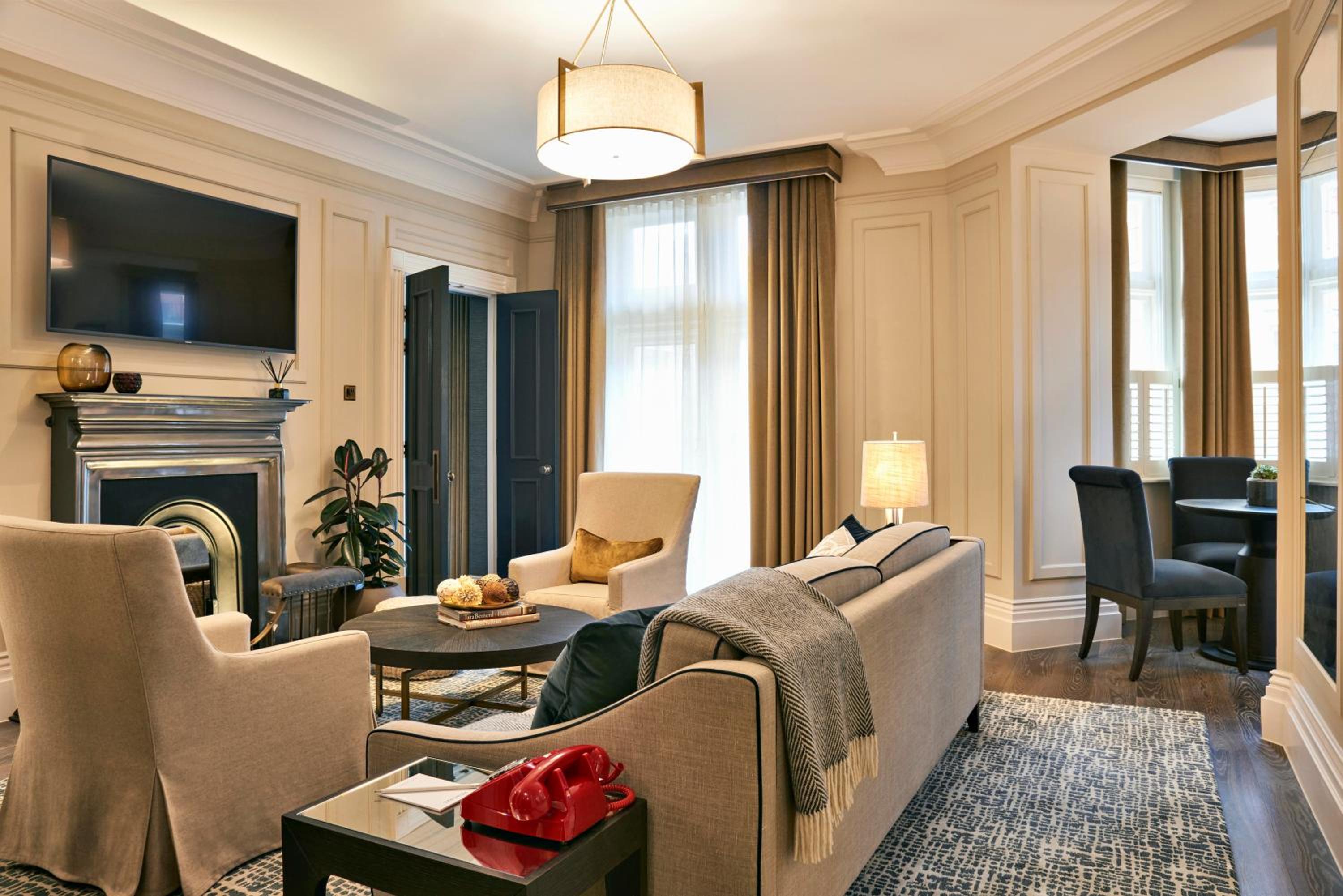 The Bloomsbury Suite thumbnail 6