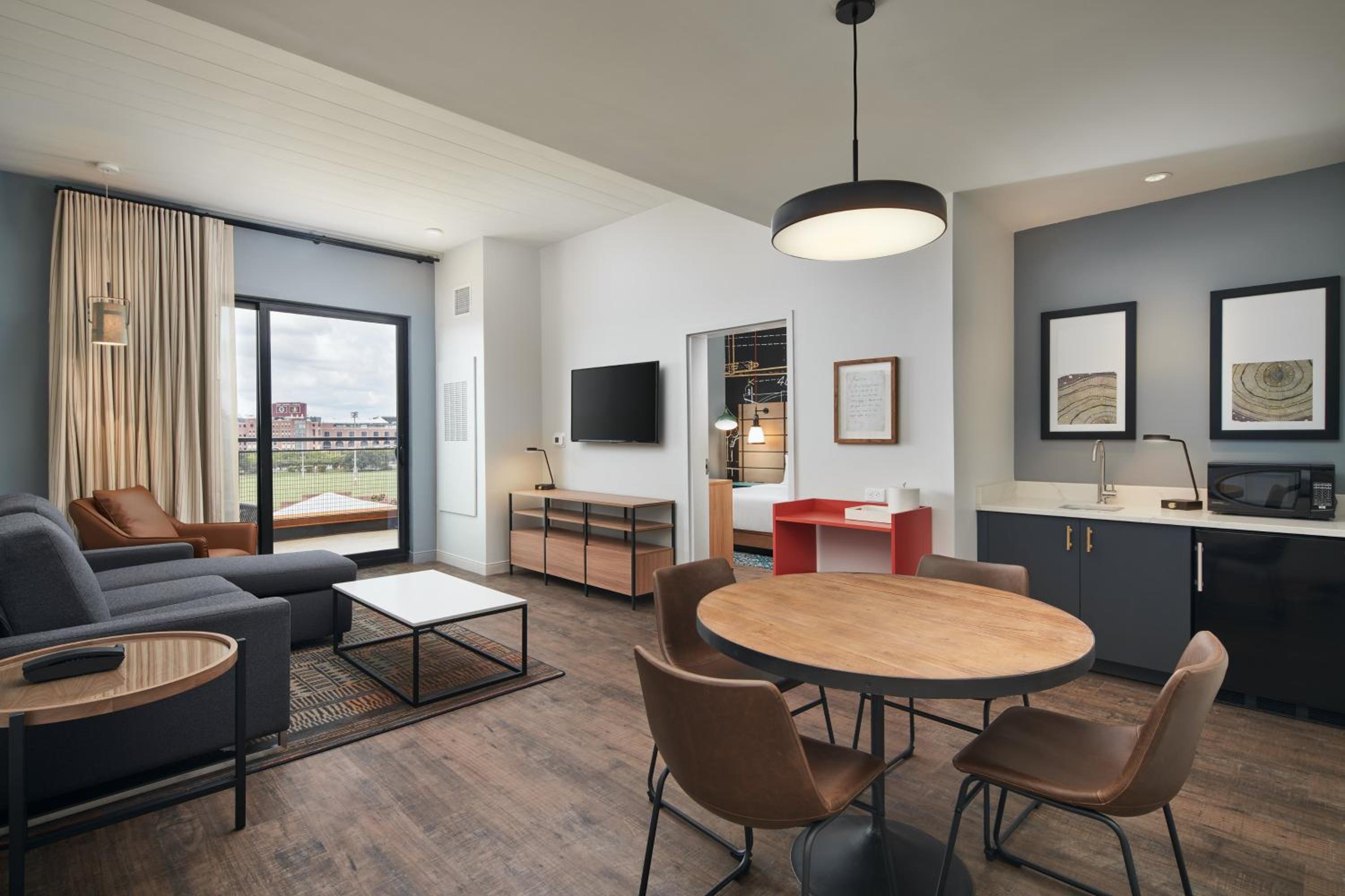 King Suite - Photo 14