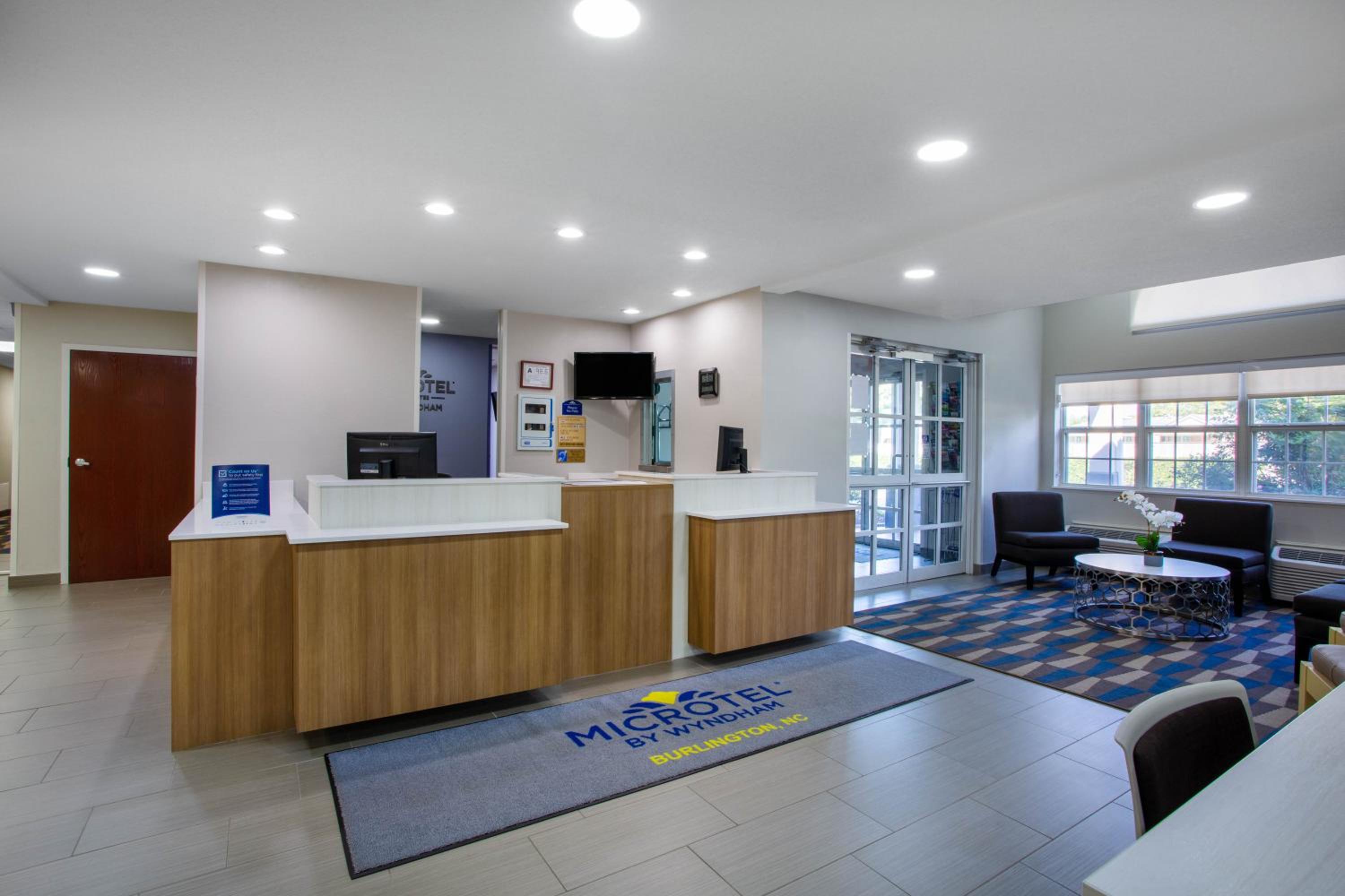 King Suite - Mobility Access/Non-Smoking - Photo 4