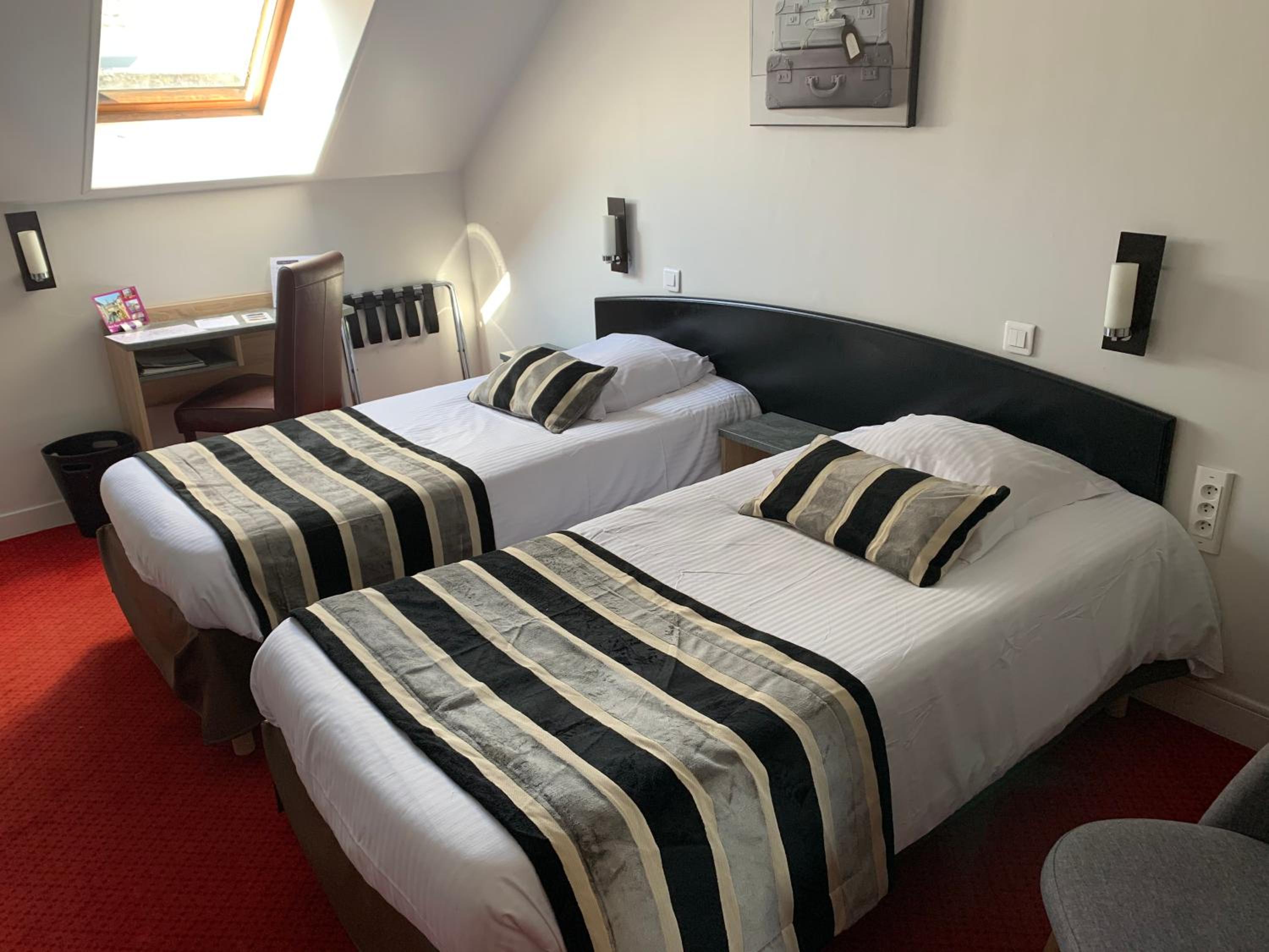 Twin Room - Photo 1