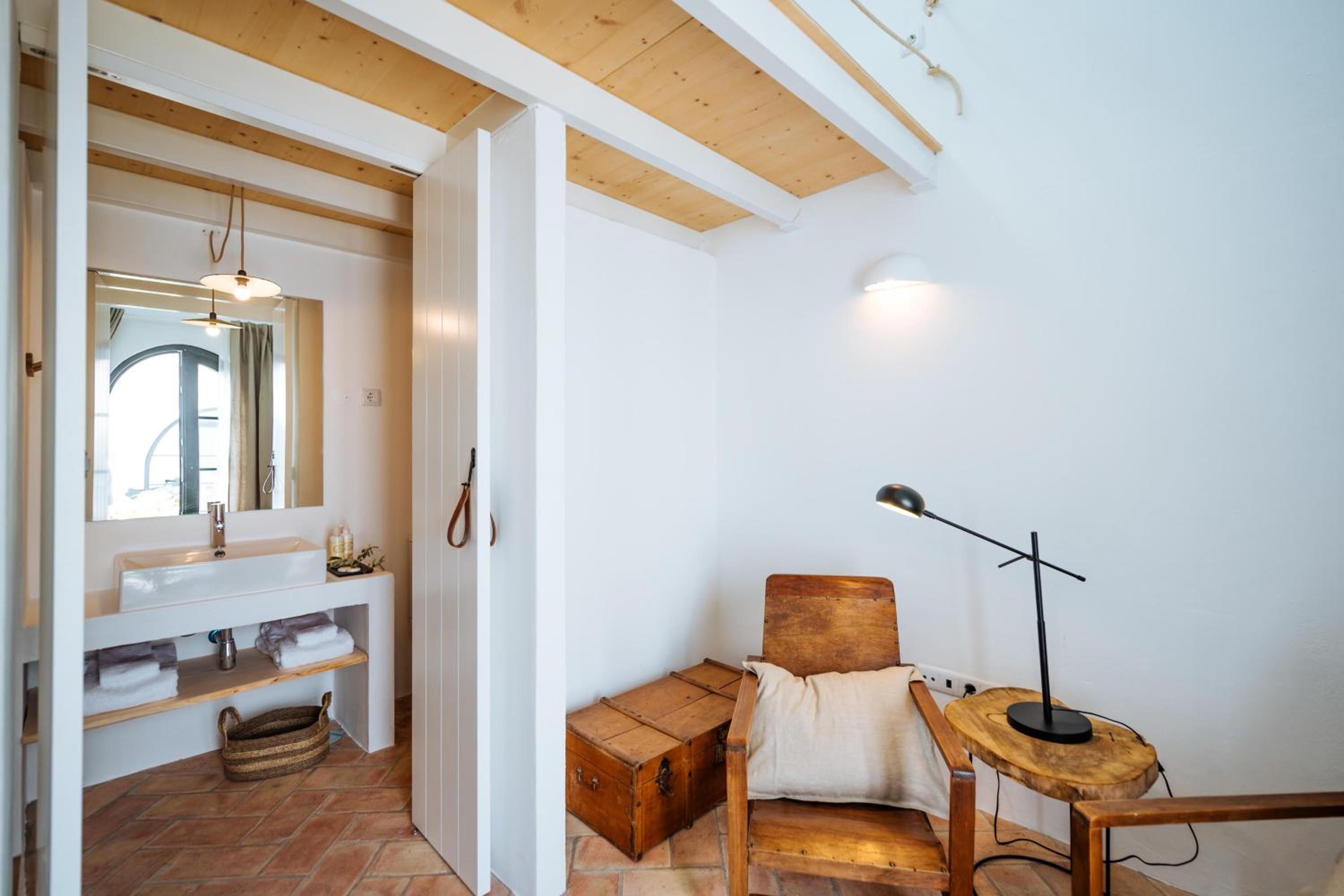 King Room with Mezzanine and Garden View - Photo 3