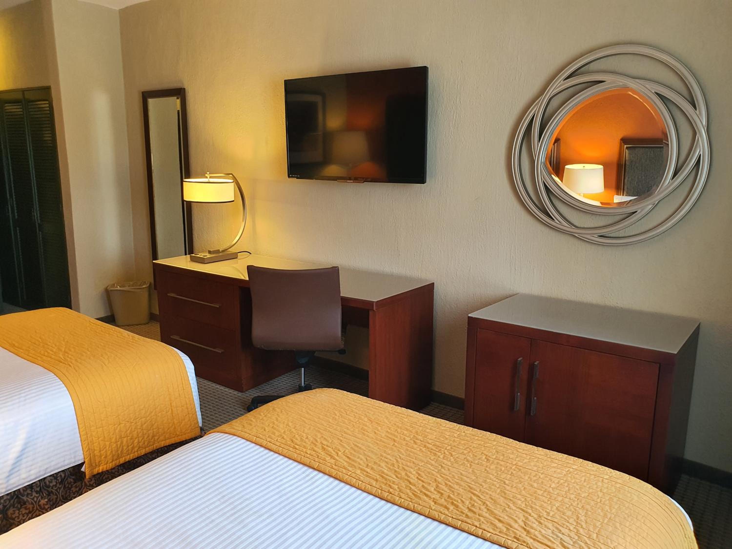 Double Room with Two Double Beds - Photo 5