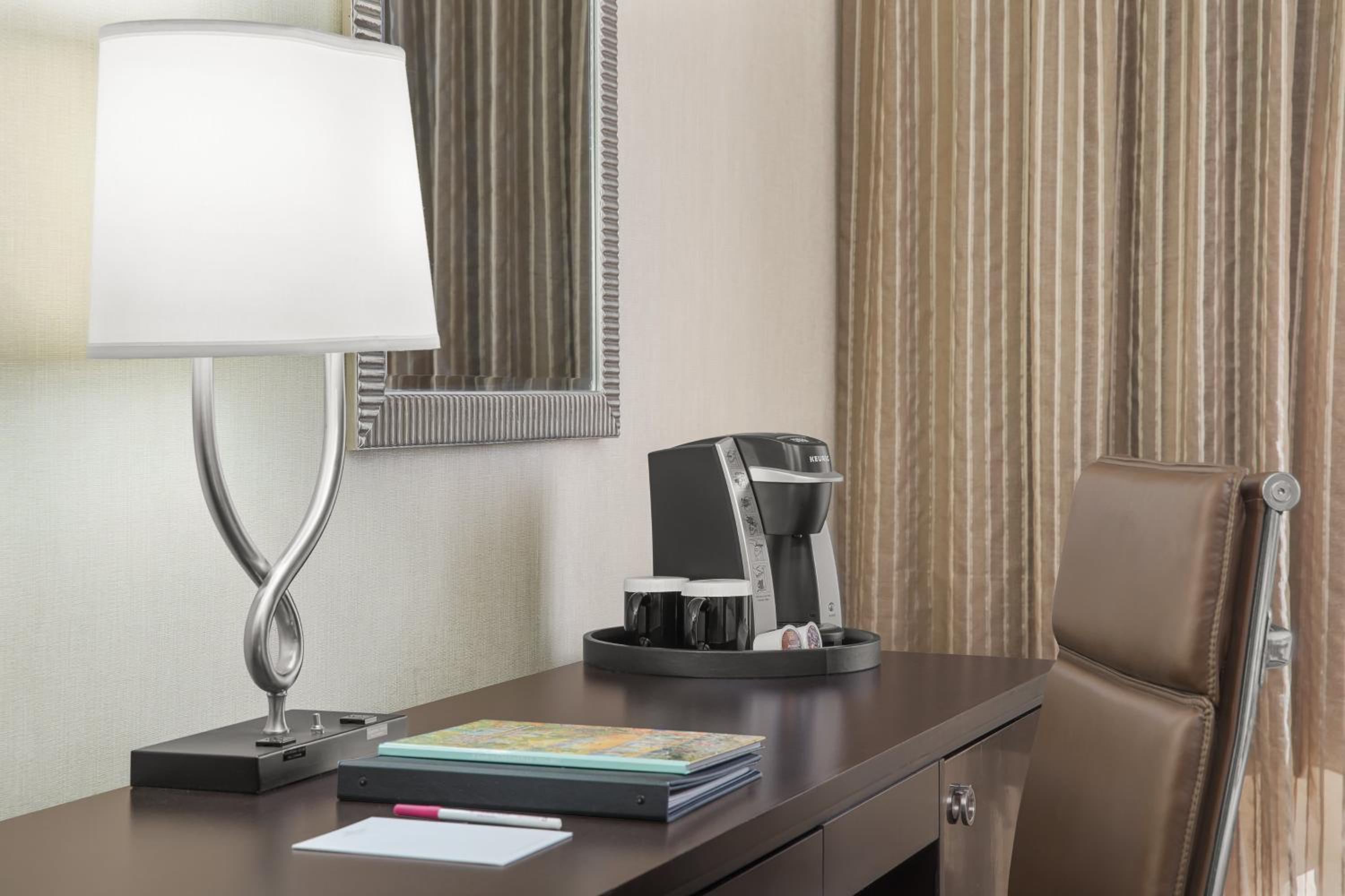 Standard King Room - Photo 1