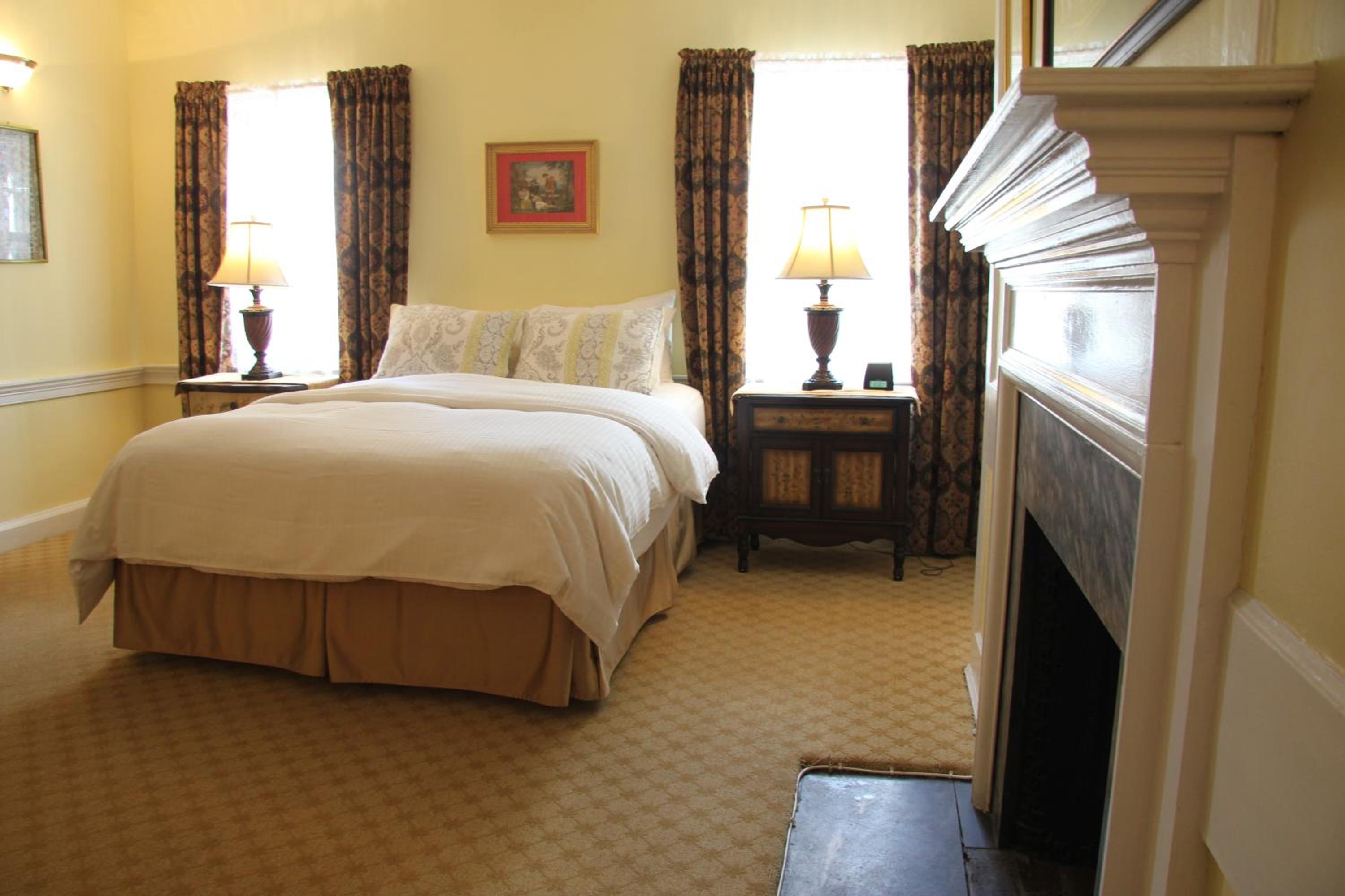 Luxury Room 302 Main Building