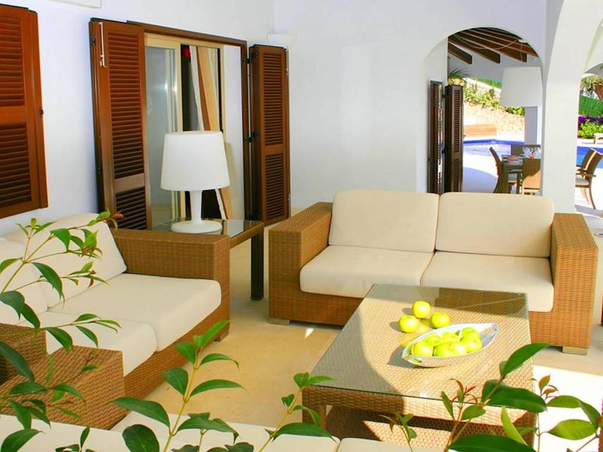 Six-Bedroom Villa  photo 3
