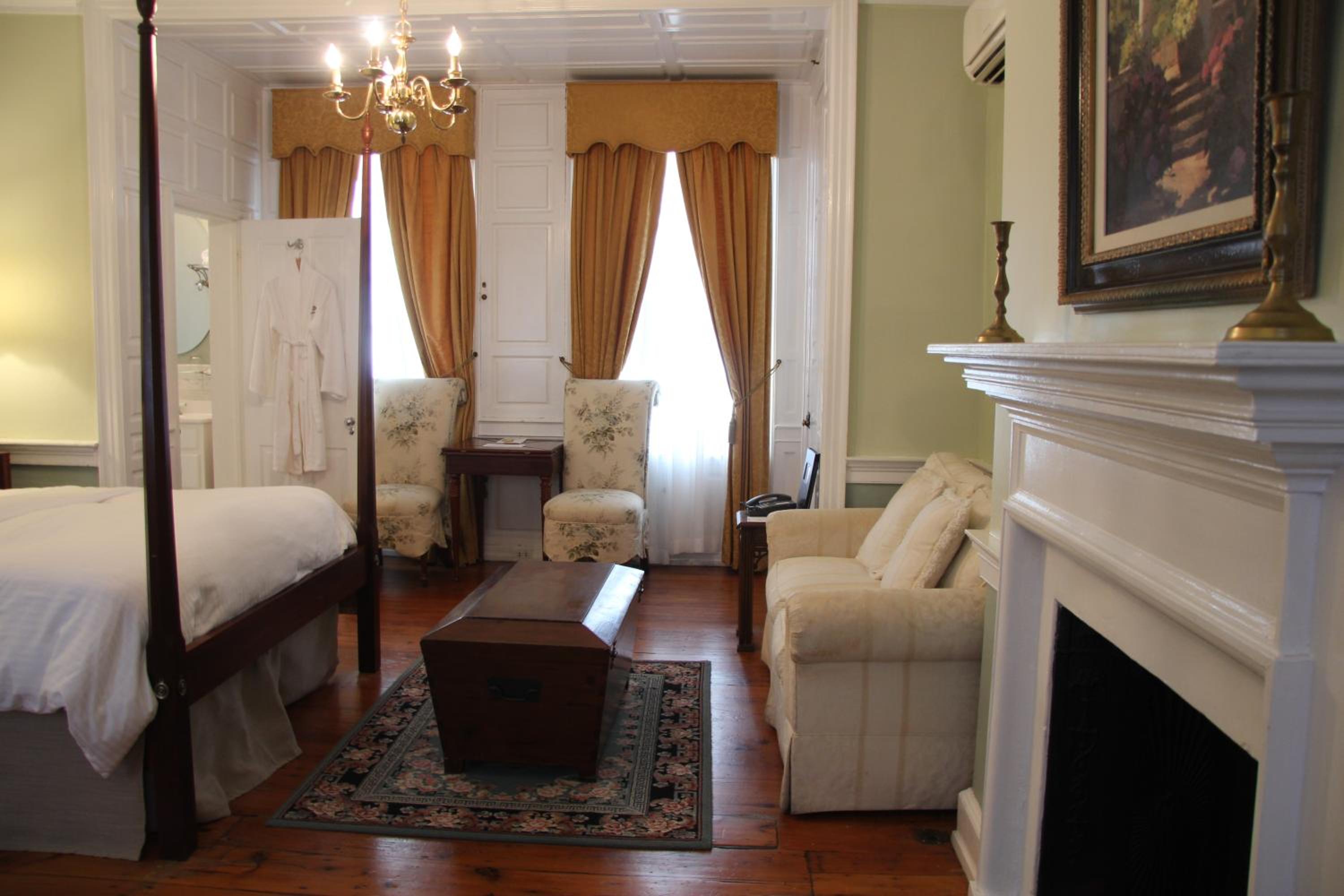 Queen Room with Garden View
