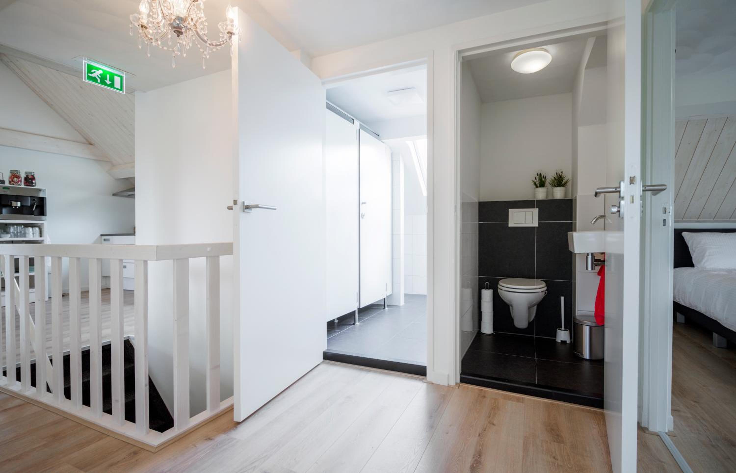 Double Room with Shared Bathroom photo 3