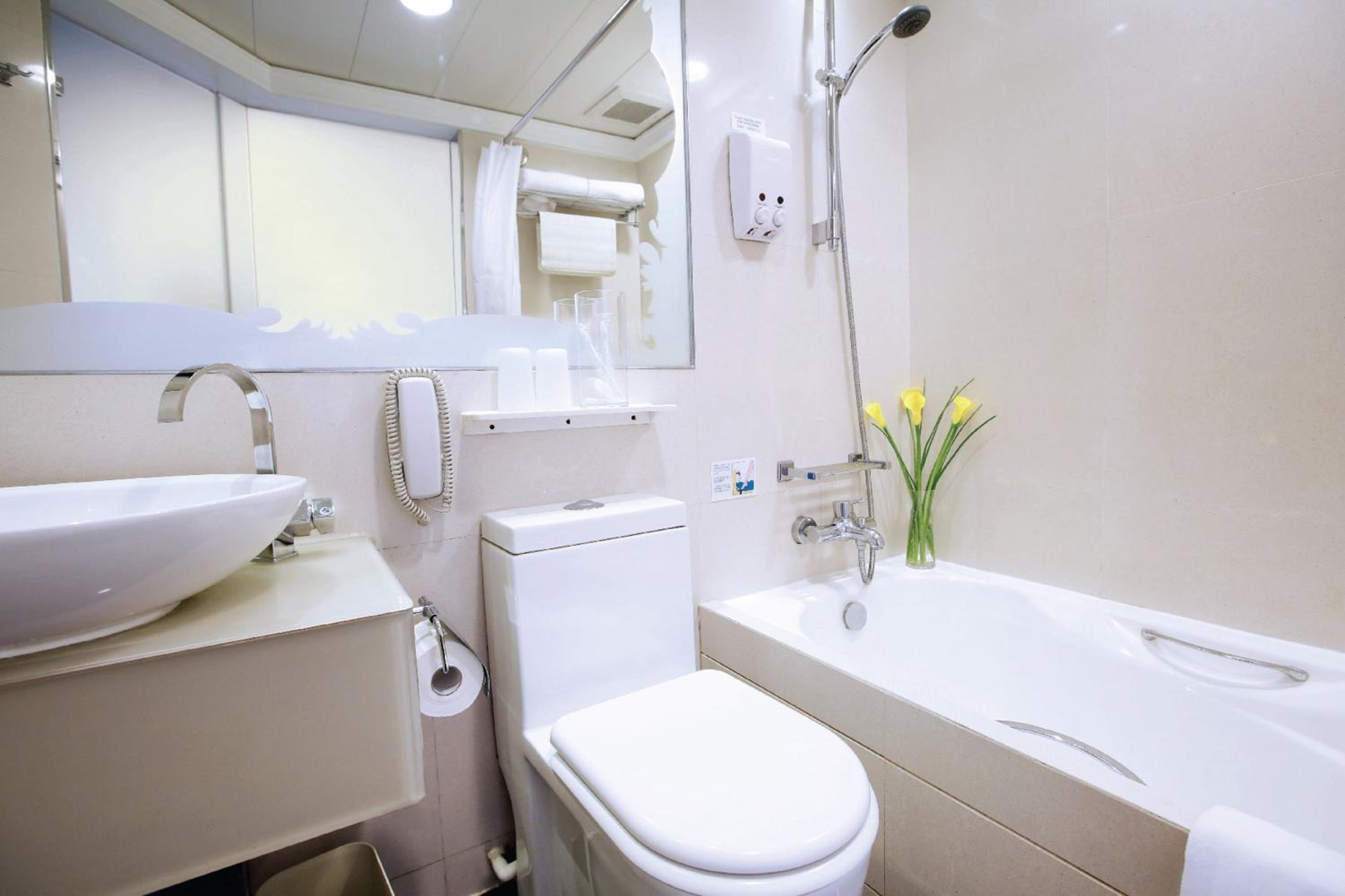Suite with Pool and Garden View photo 2