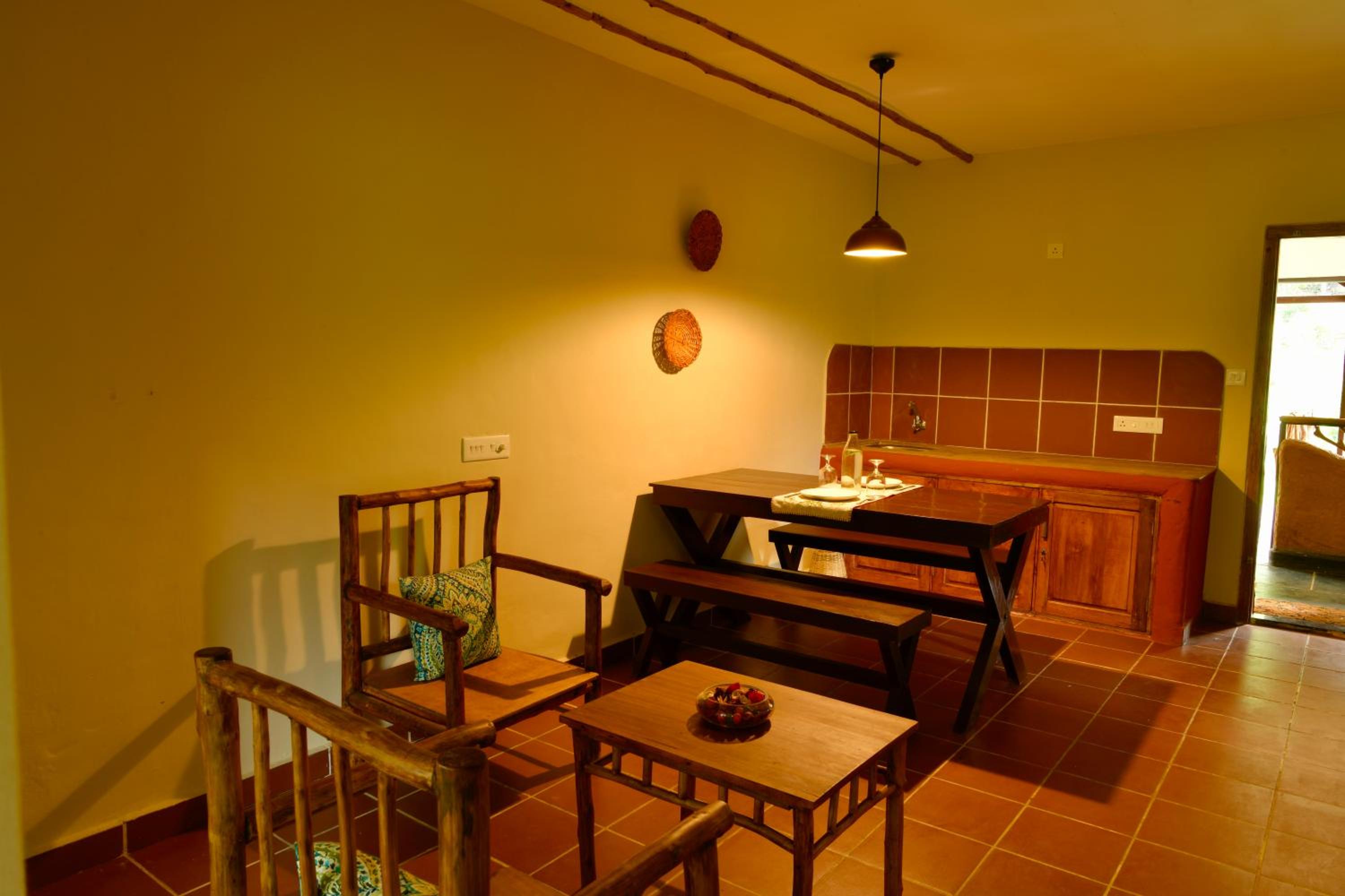 Junior Suite with Balcony - Photo 2