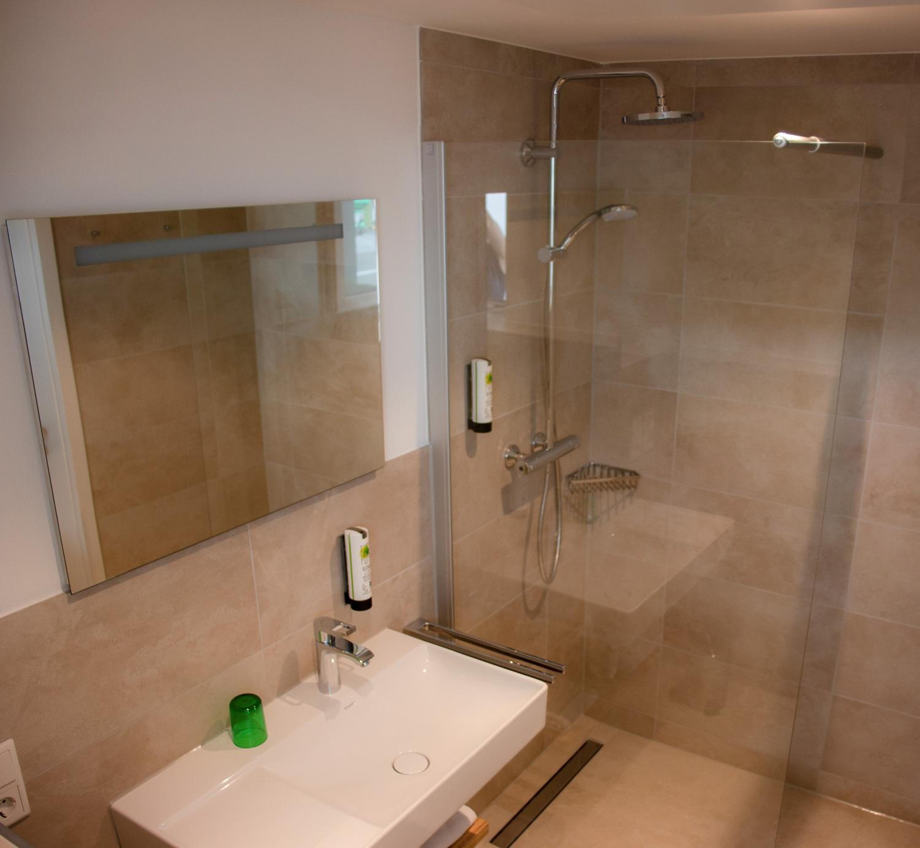 Double Room - Photo 5