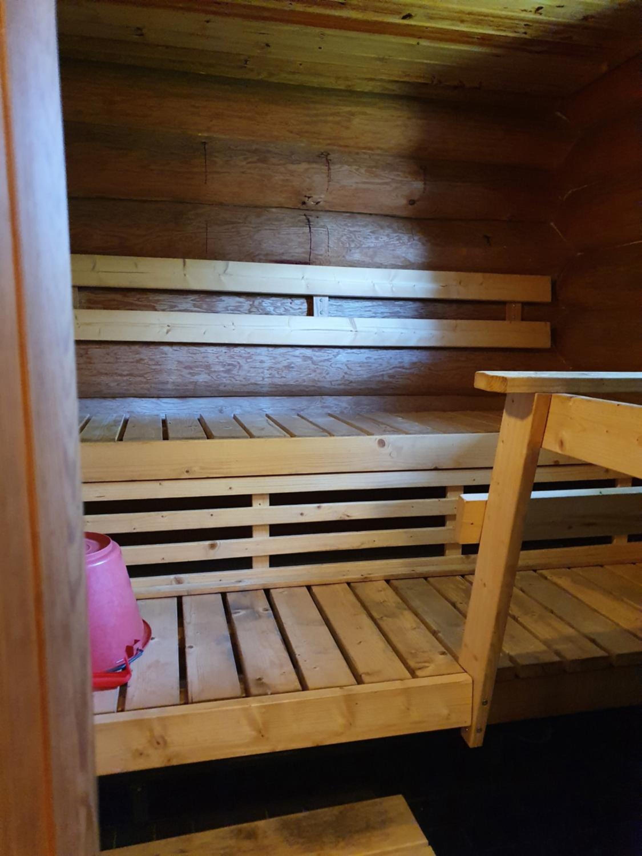 Chalet with two sleeping alcoves and sleeping loft photo 2