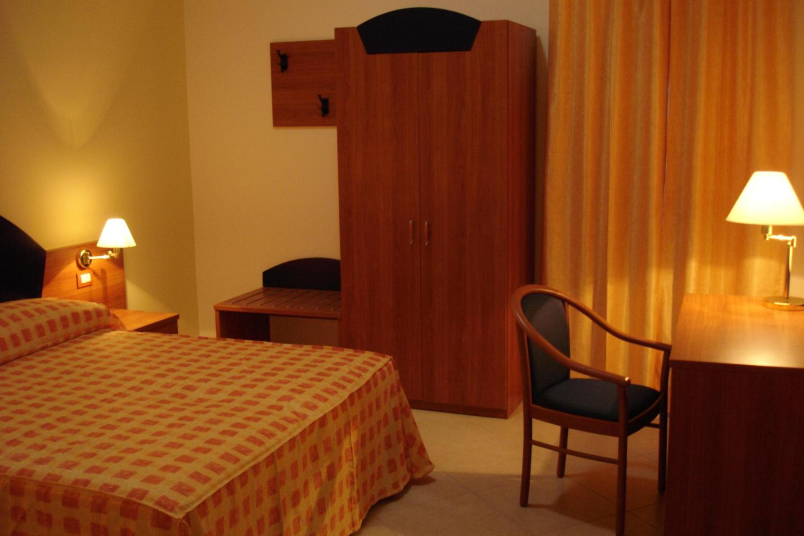 Twin Room with Shower