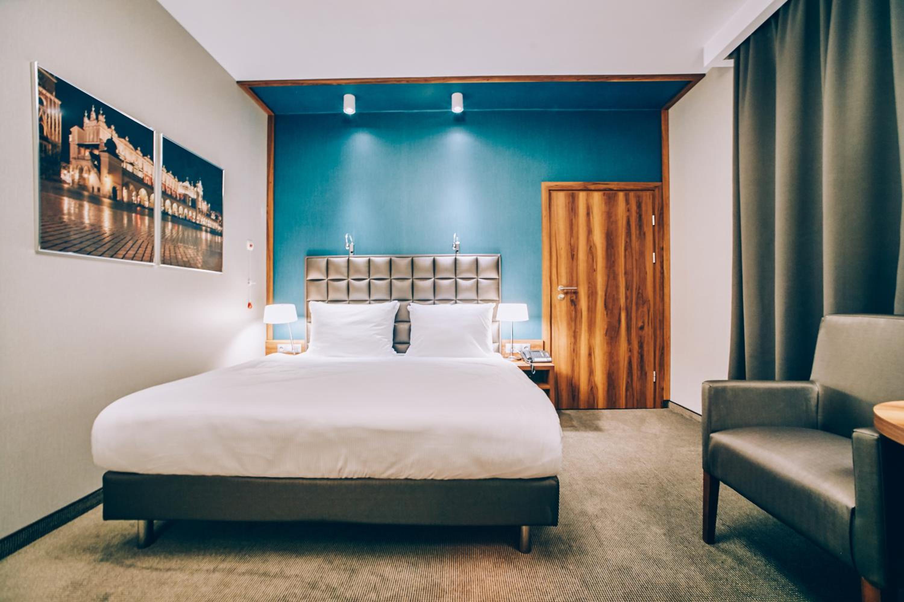 Standard Queen Room - Accessible