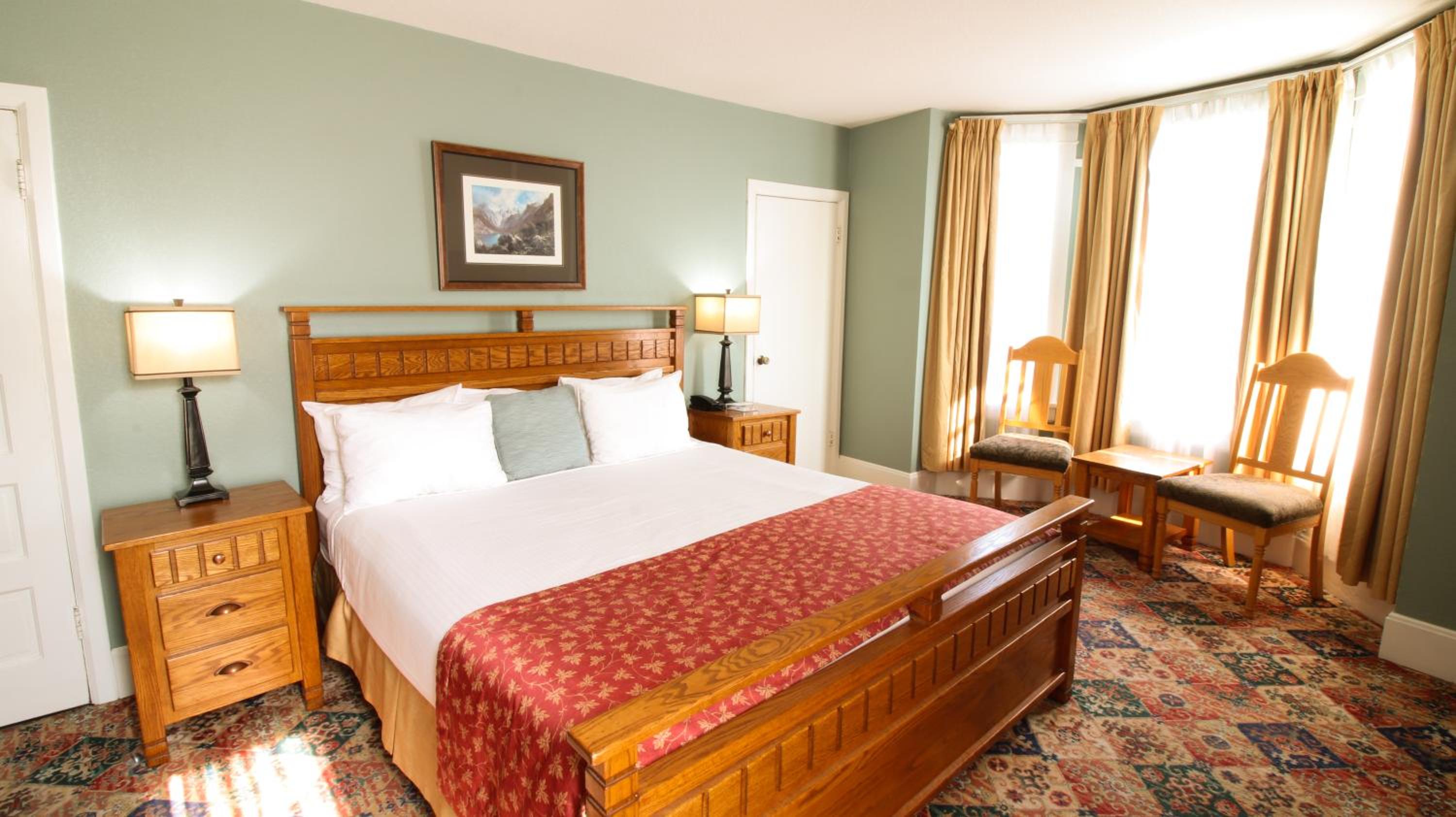 Classic King Room - Photo 7