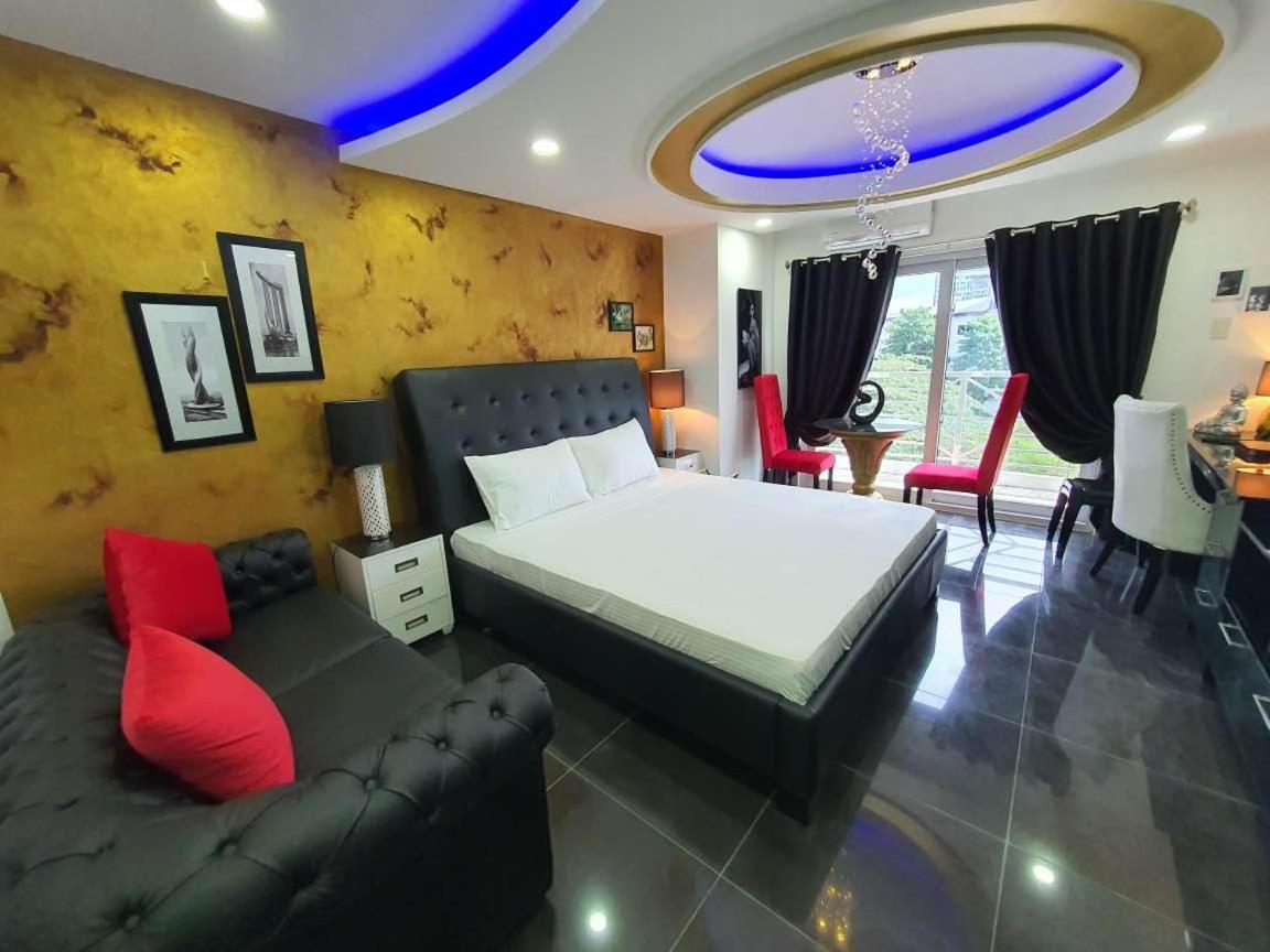 Deluxe King Studio - Photo 9