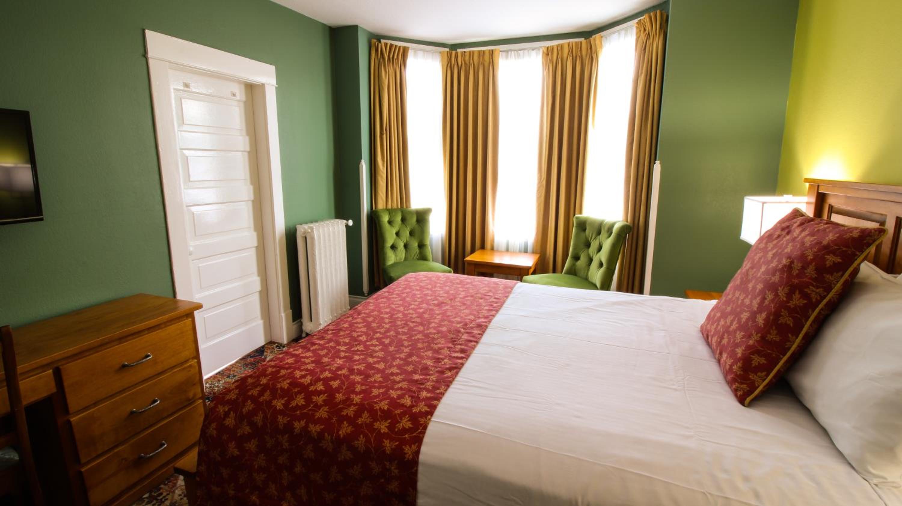 Classic Queen Room - Photo 3