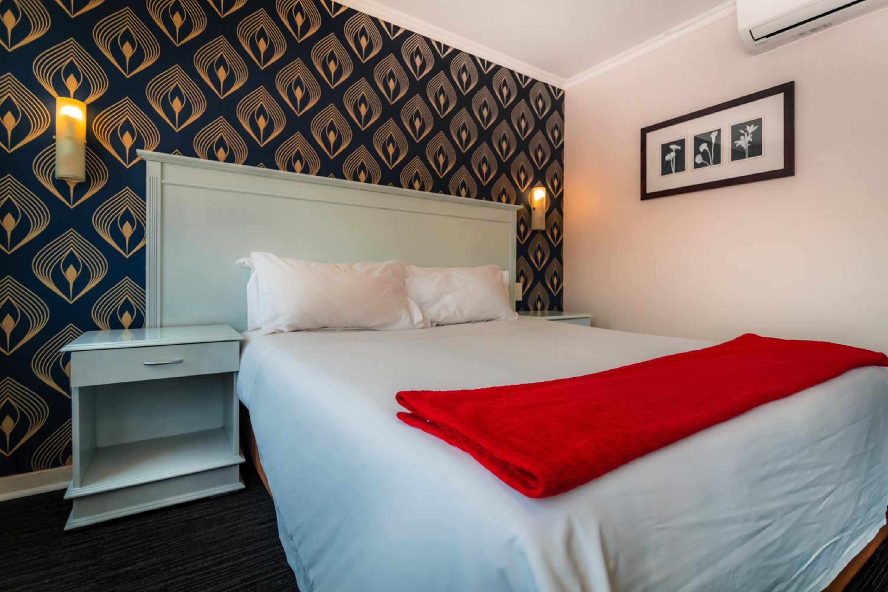 Double or Twin Room - Photo 12