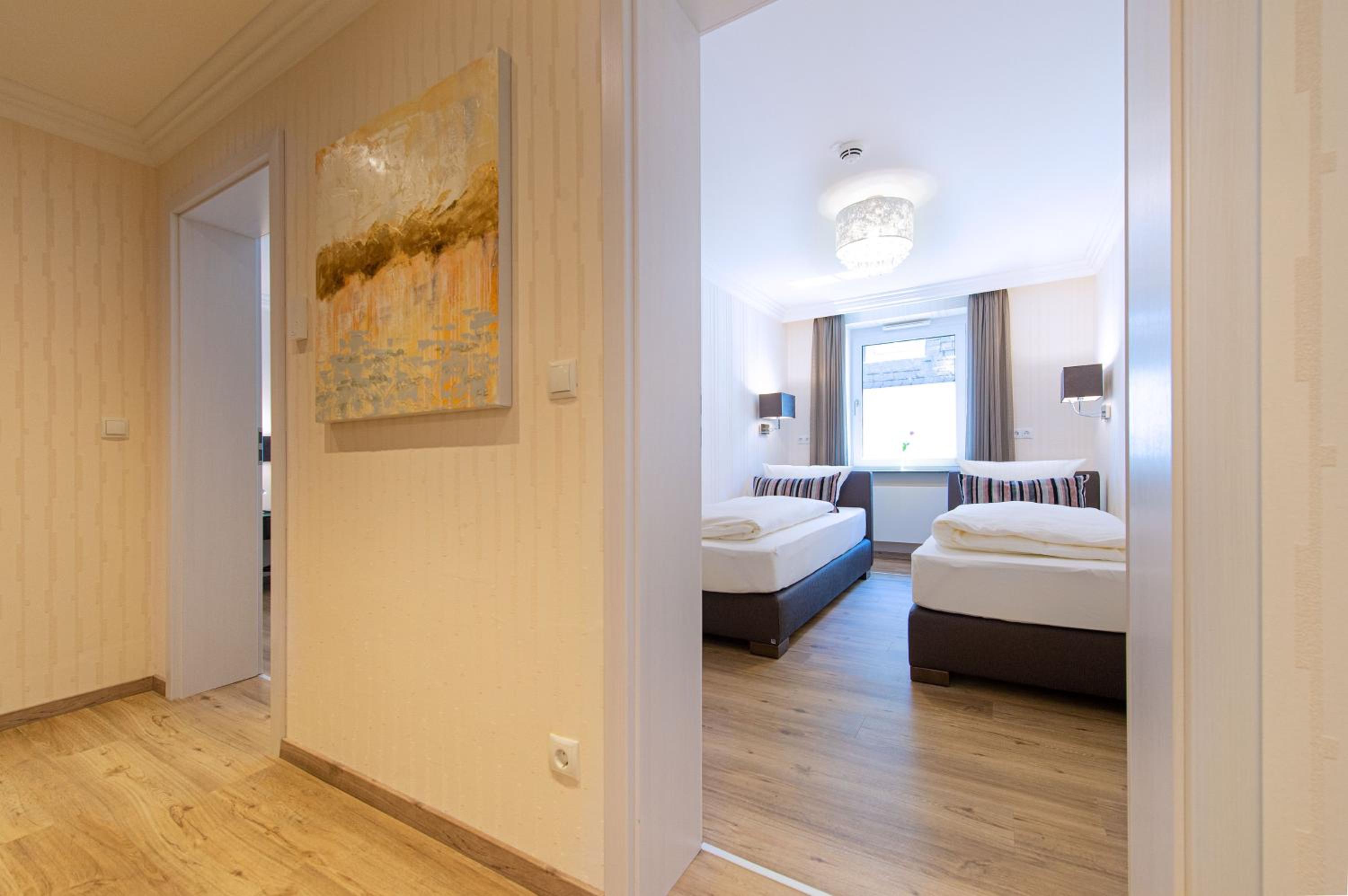 Apartment with Two Bedrooms and Street View photo 2