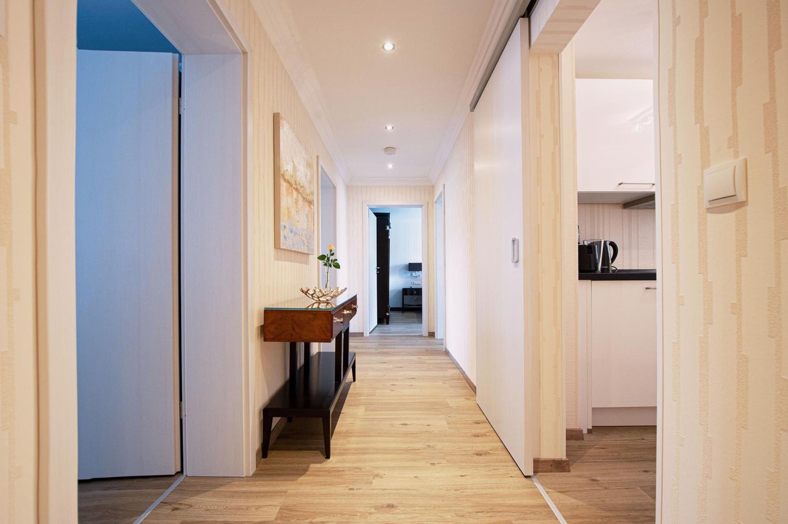Apartment with Street View photo 3