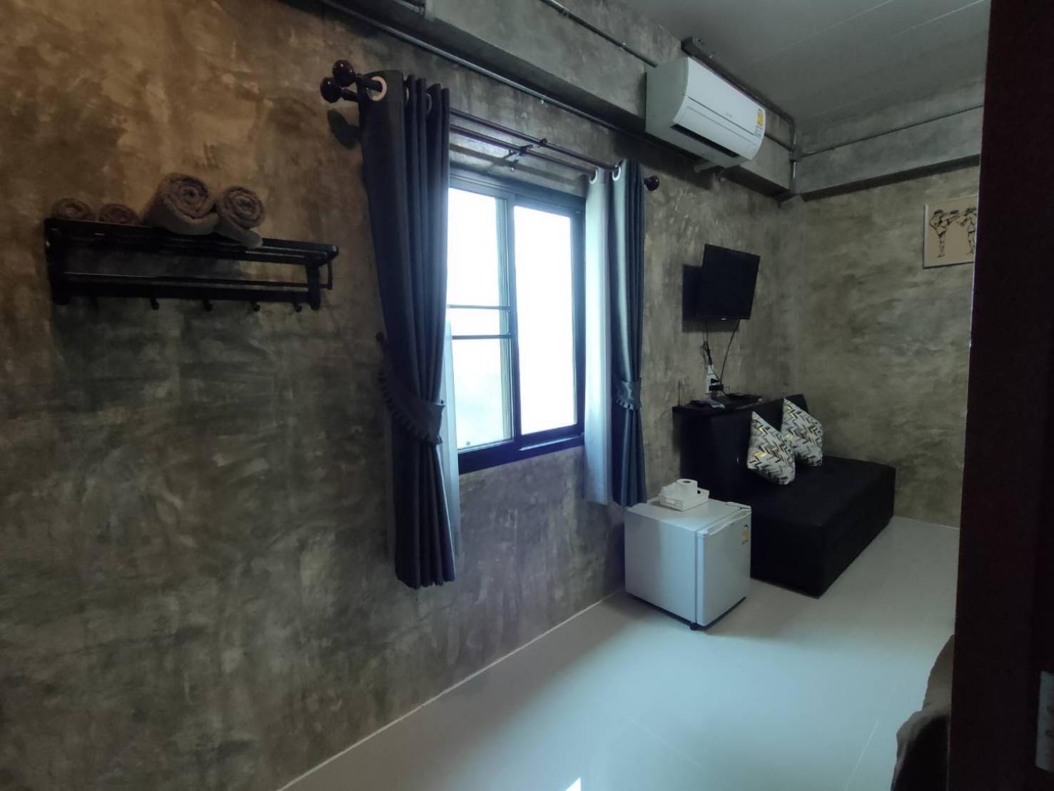 Twin Room with Private Bathroom photo 3