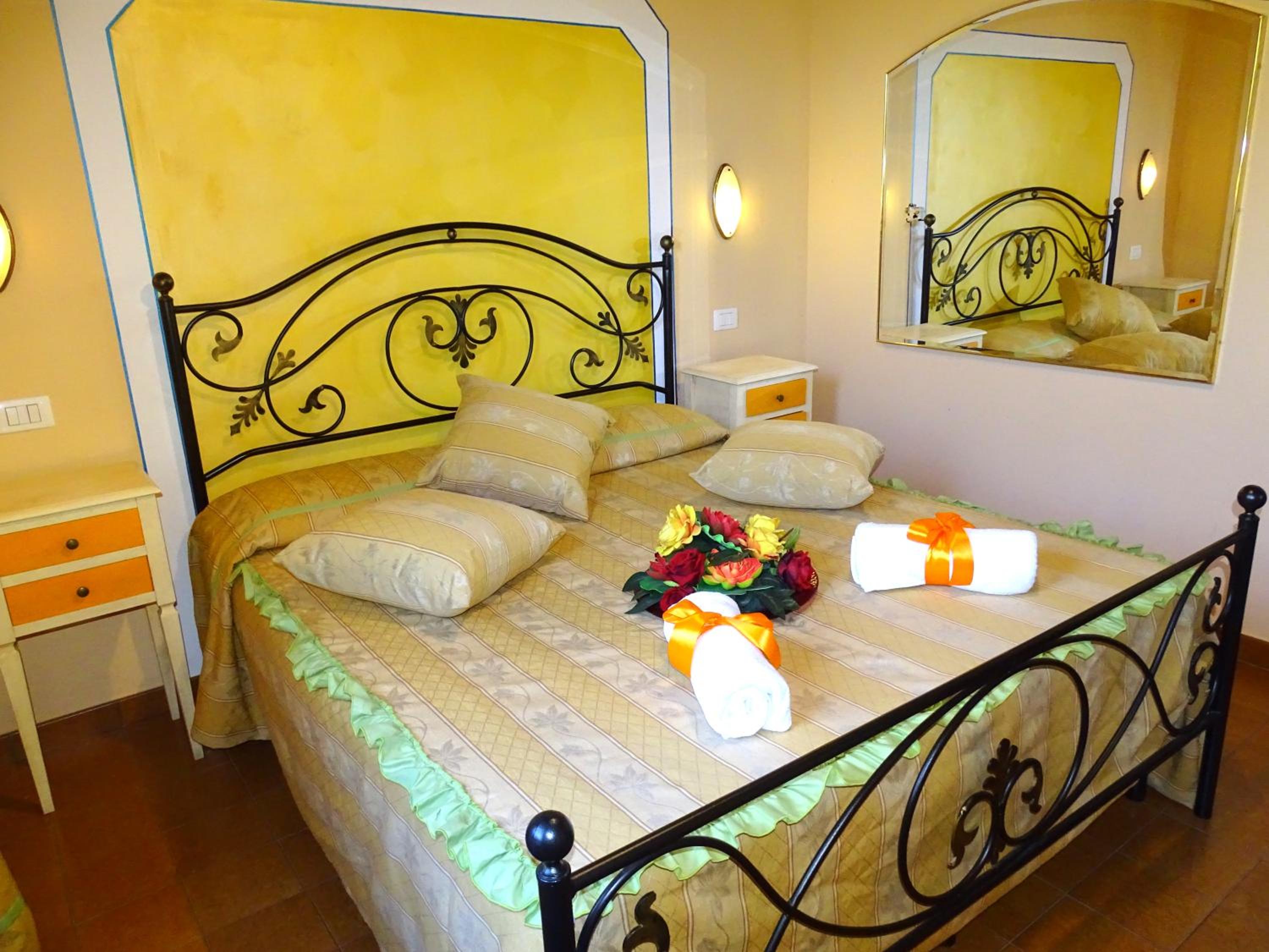 One-Bedroom Apartment - Photo 15