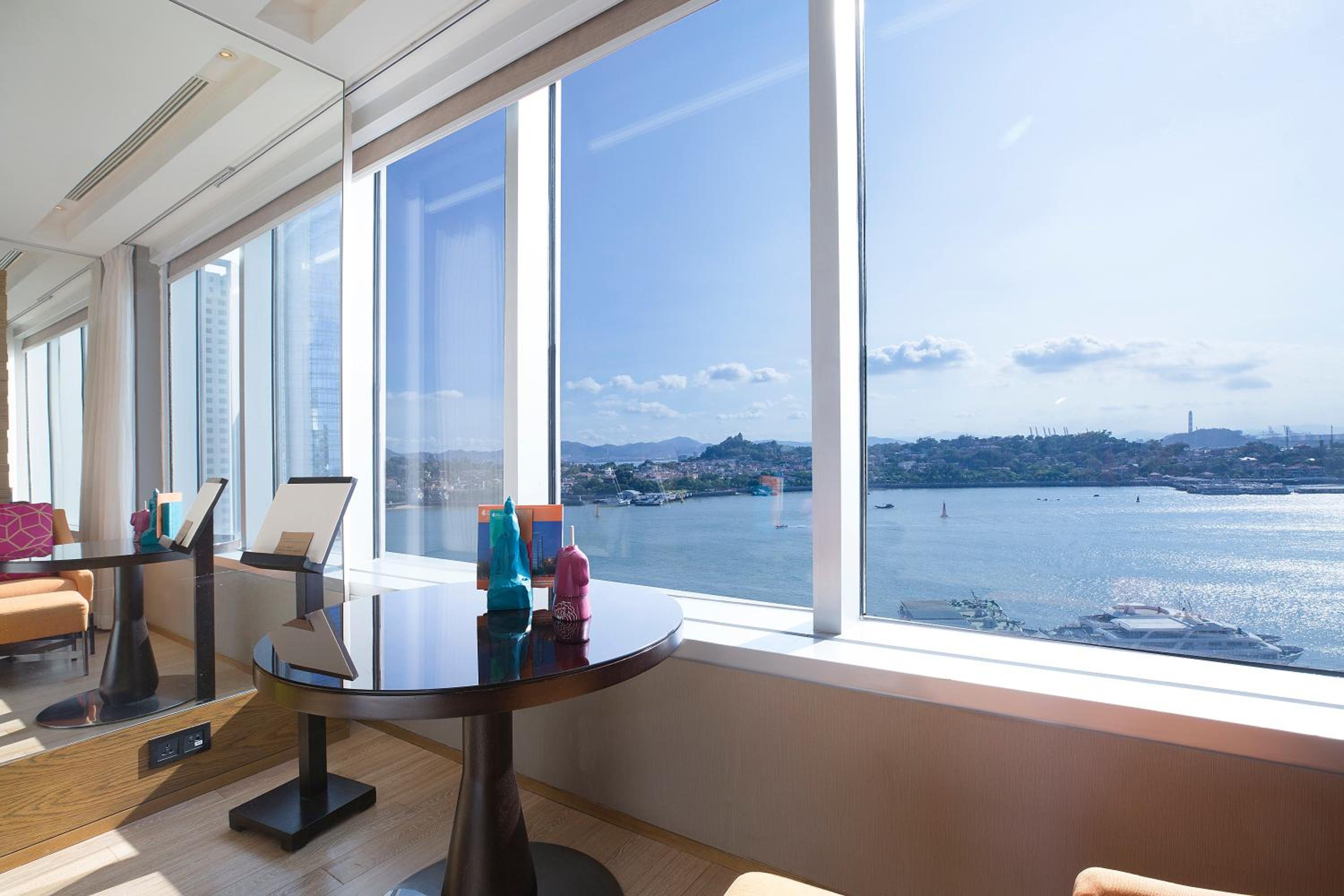 Premium King Room with Sea View - High Floor - Photo 9