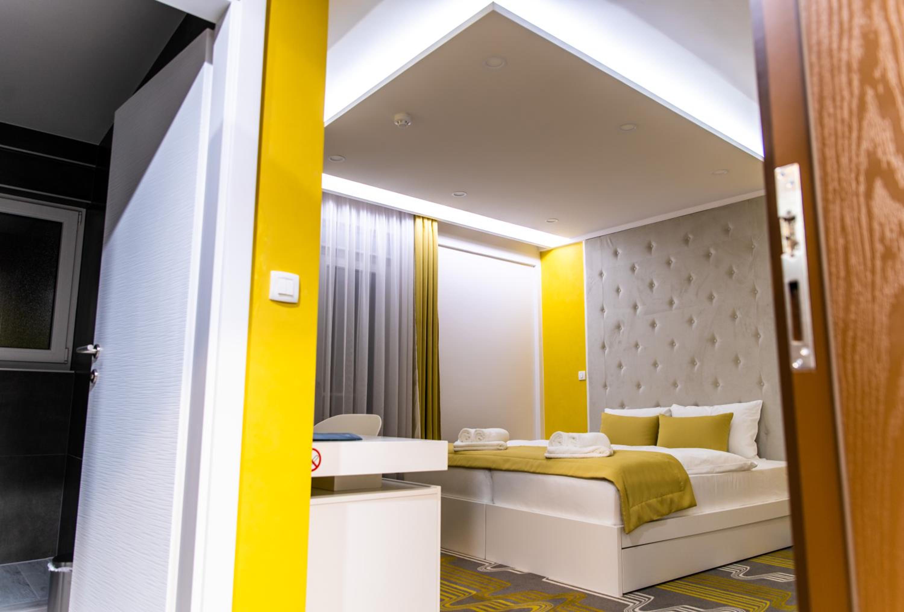 Double or Twin Room photo 3
