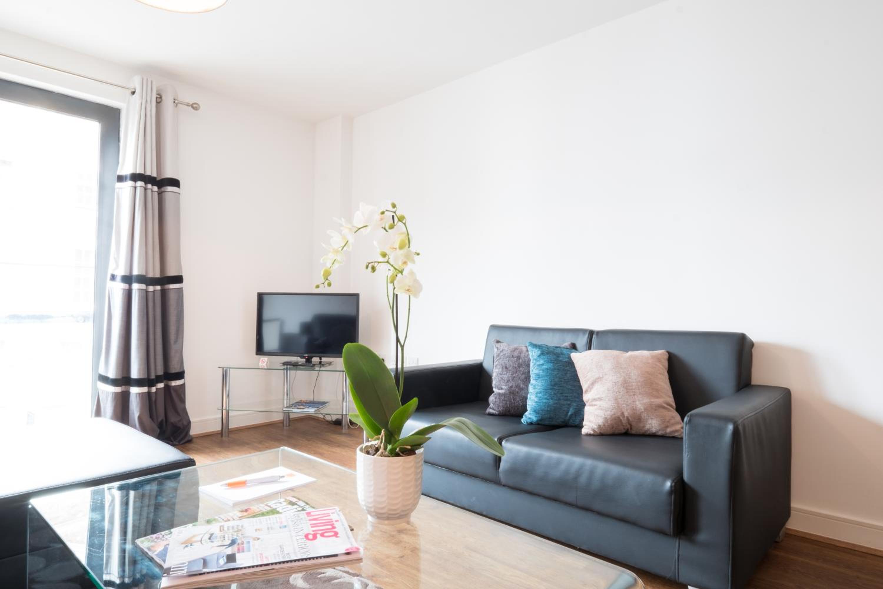 Two-Bedroom Apartment - Photo 15