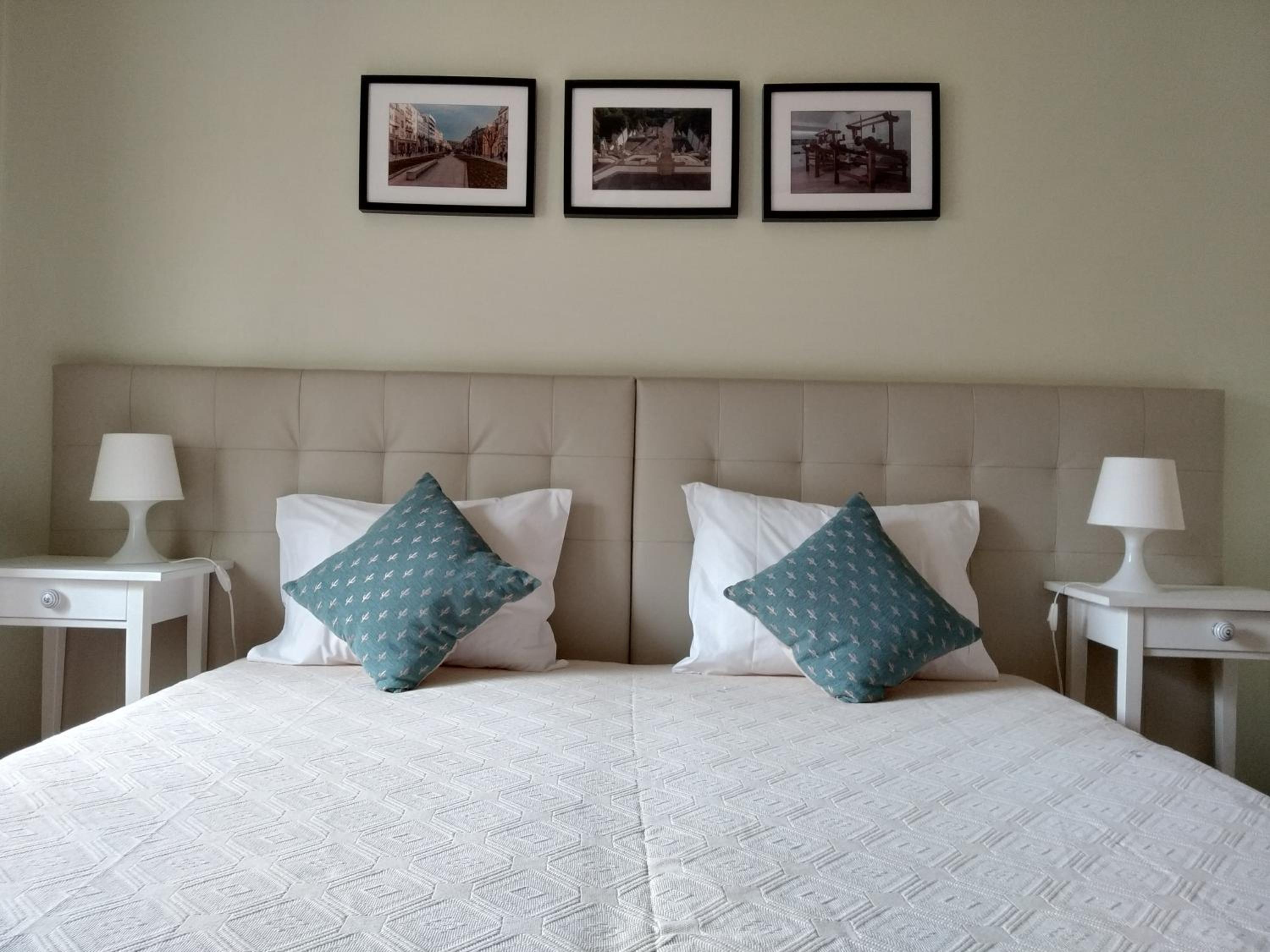 Double or Twin Room - Photo 7