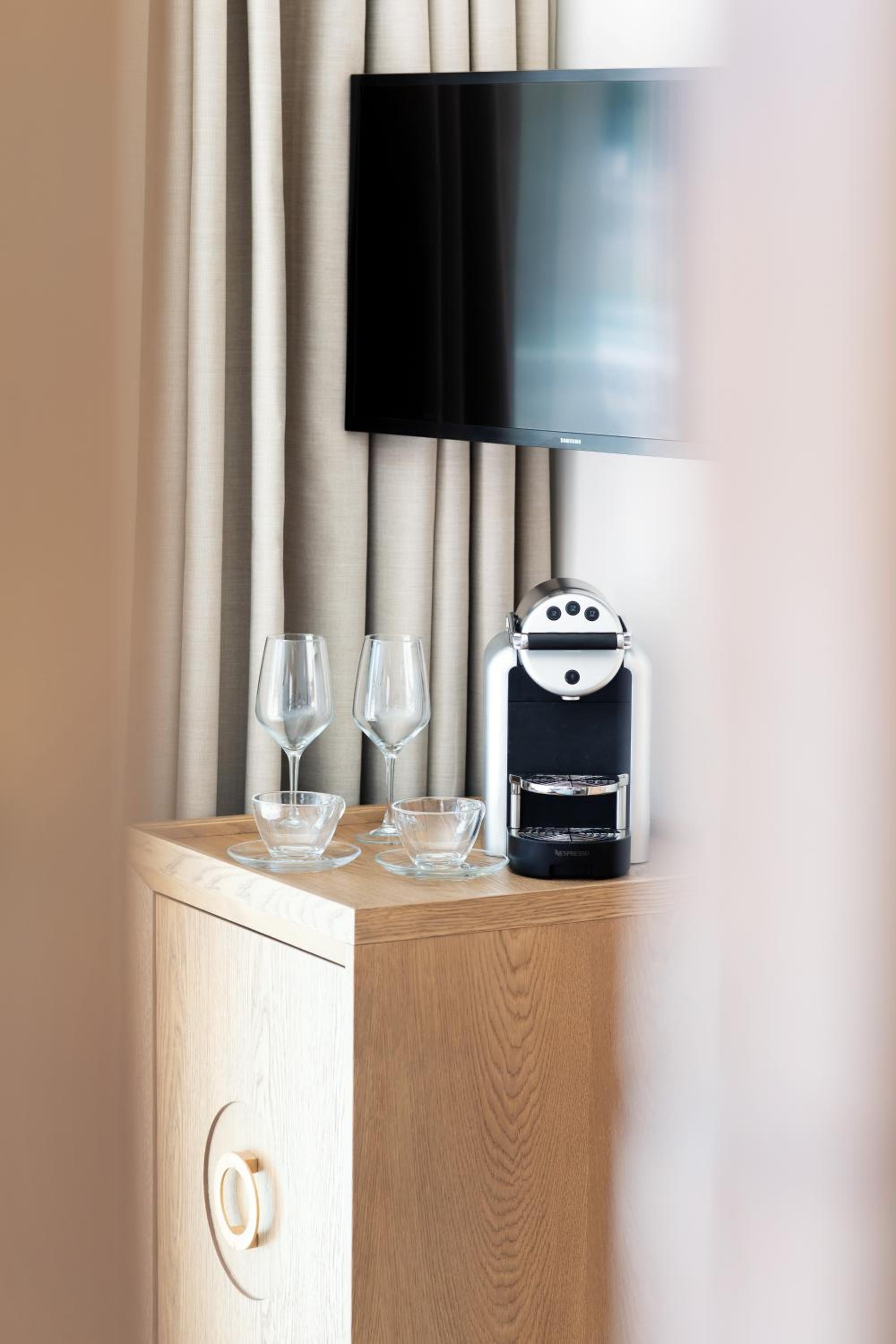 Junior Suite with Sea View - Photo 4