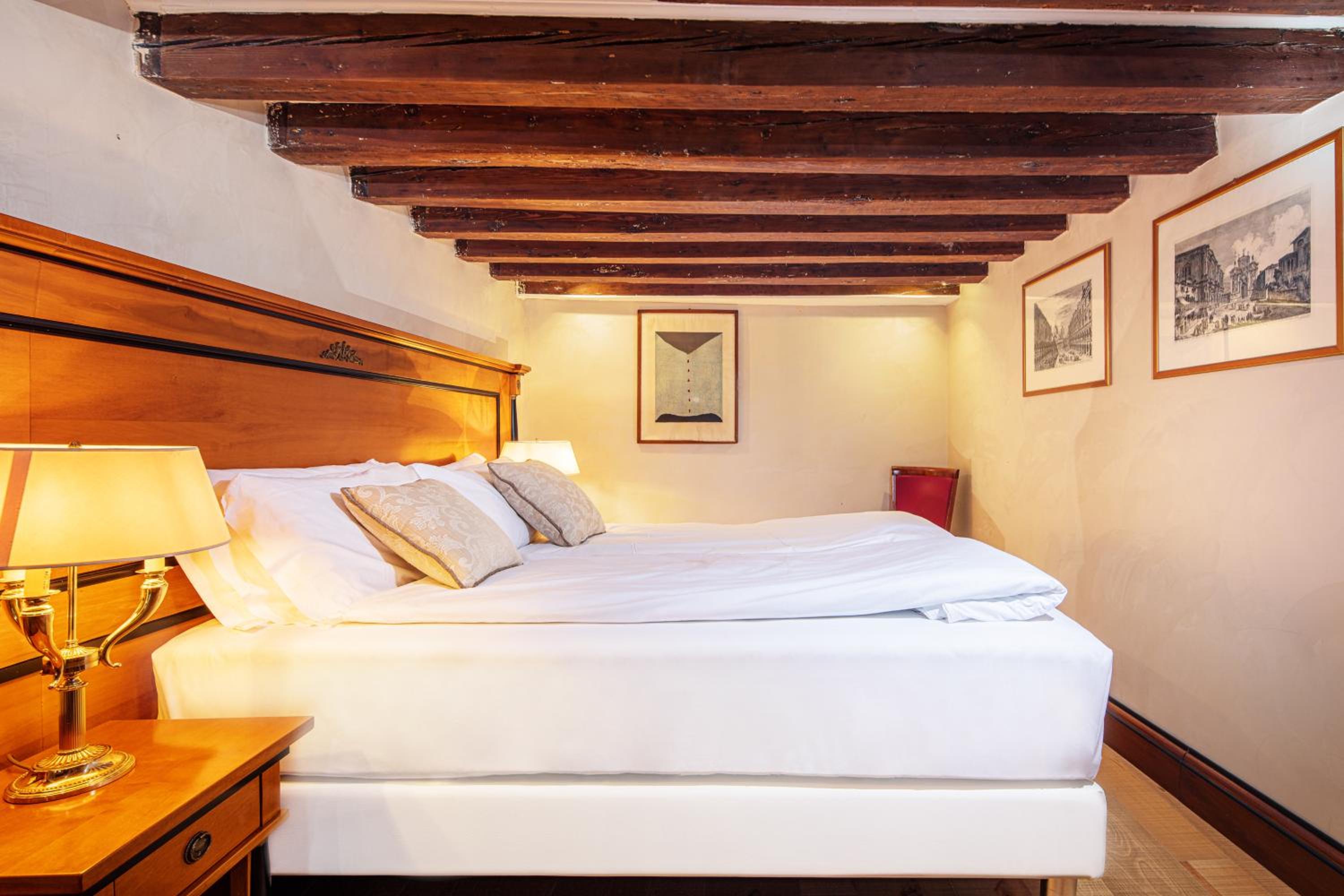 Junior Suite with Canal View - Photo 1