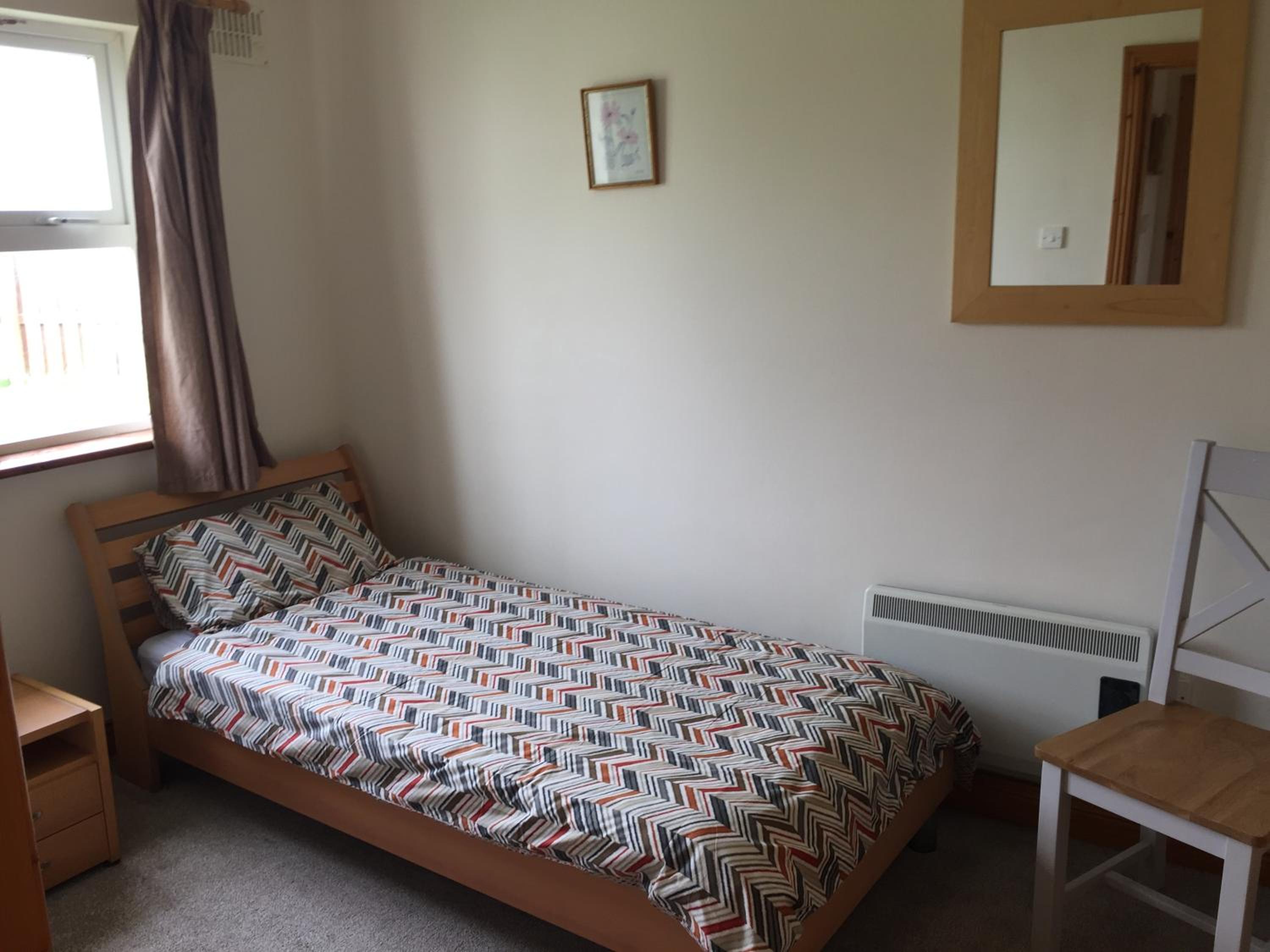 Three-Bedroom House photo 3