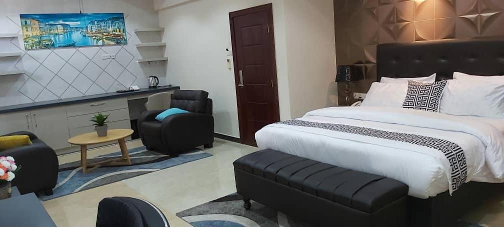 Executive Suite photo 2