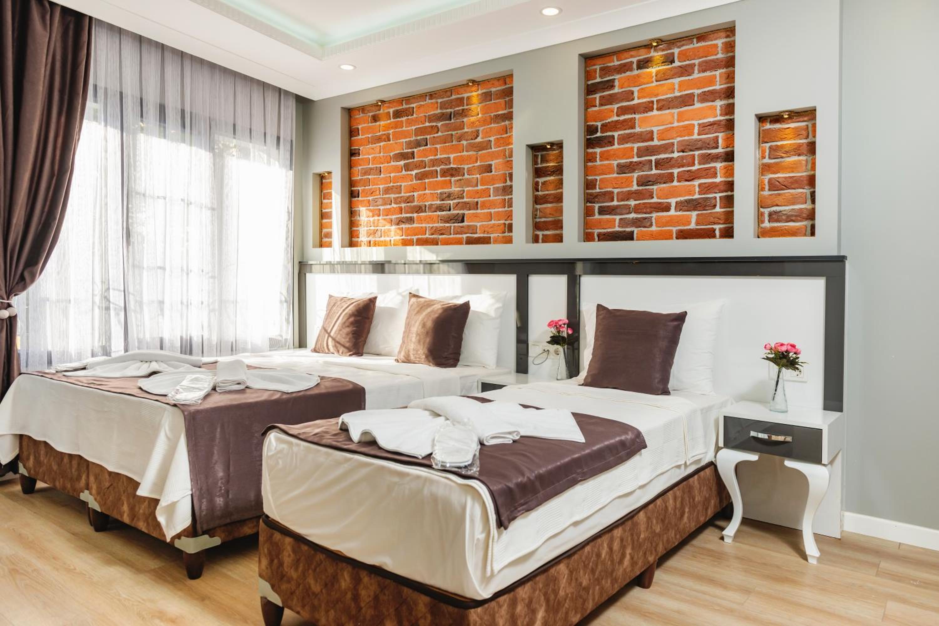 Deluxe Triple Room photo 3