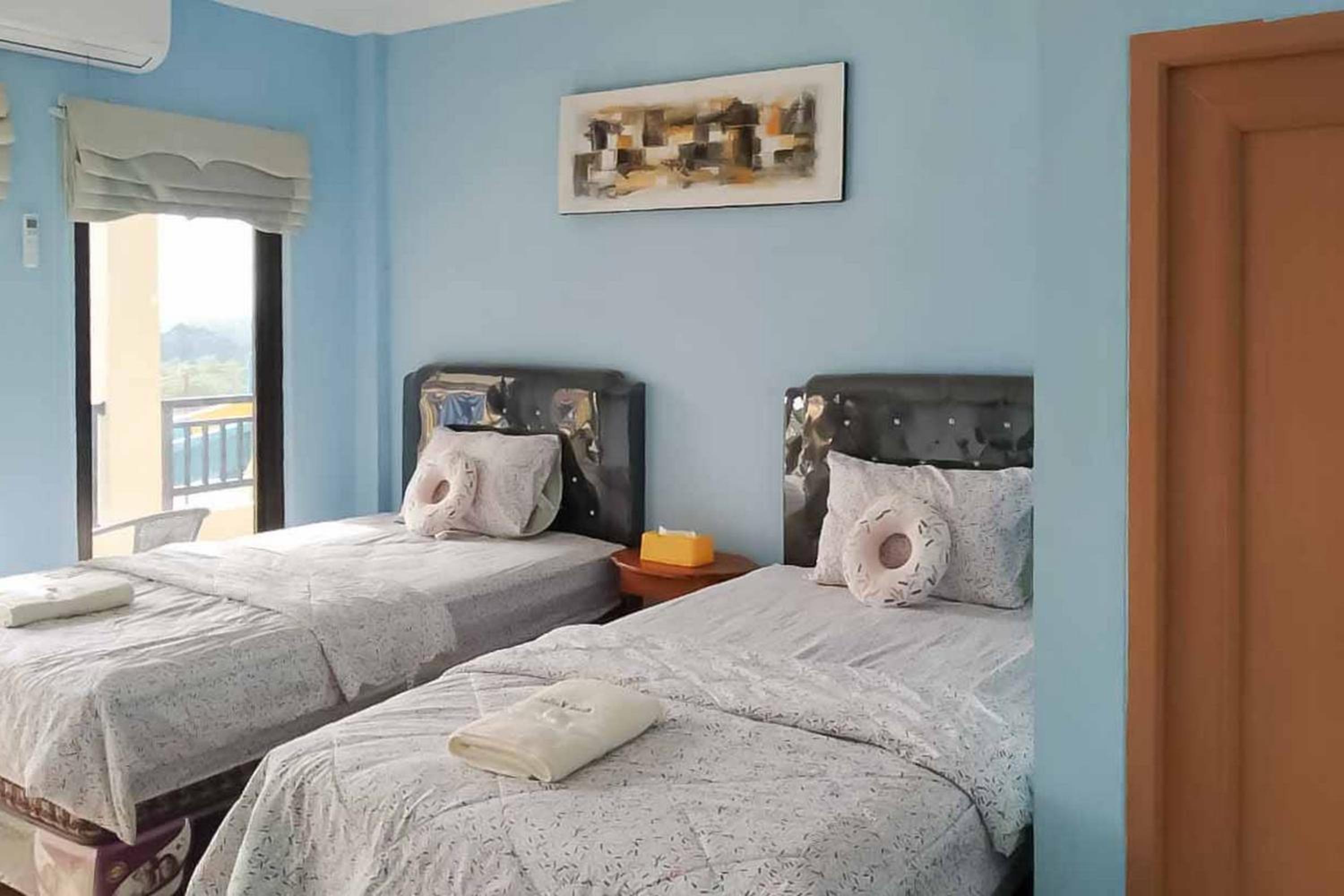 Standard Twin Room - Photo 1
