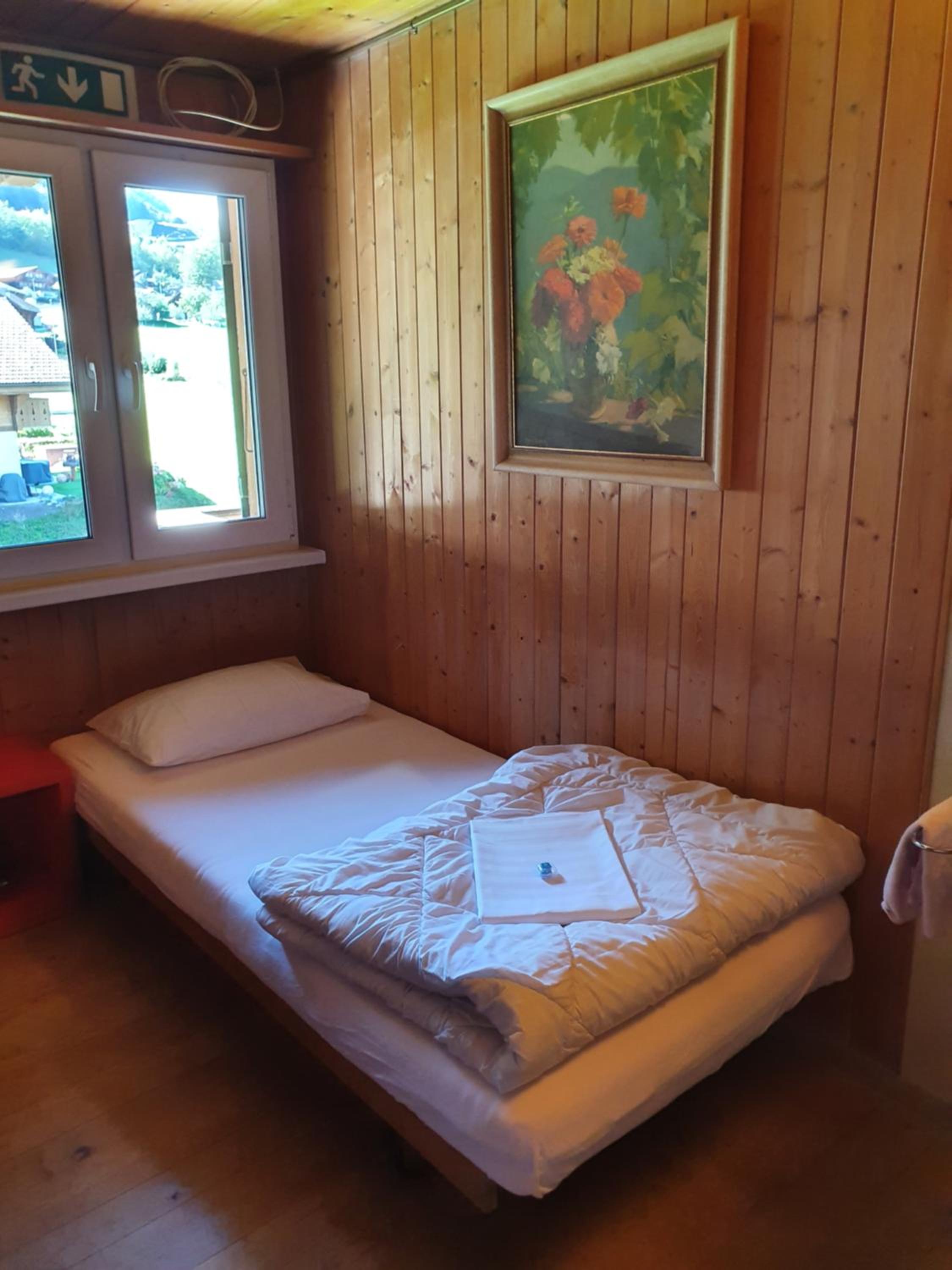Twin Room with Shared Bathroom and Mountain View photo 1