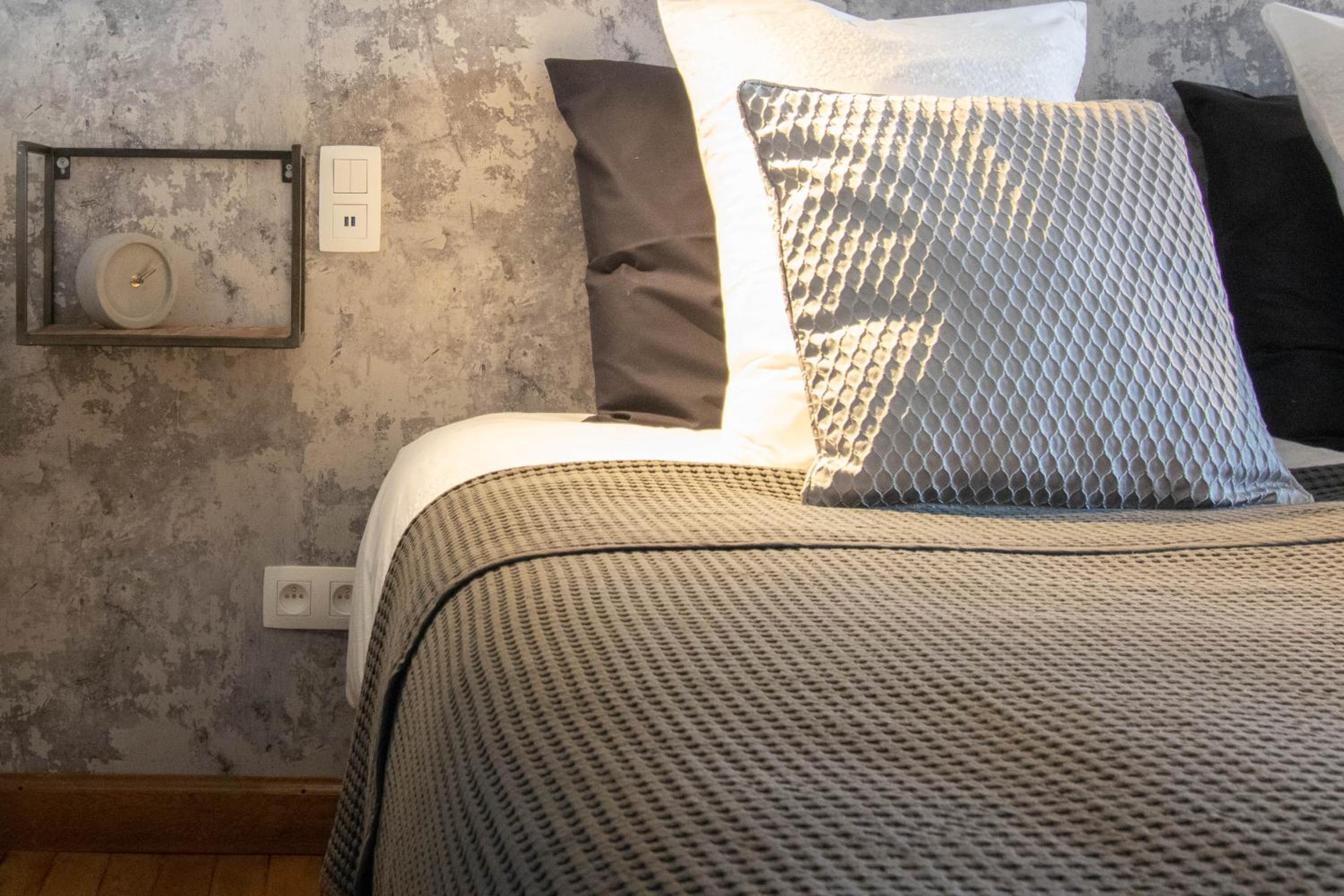 Deluxe King Room photo 2