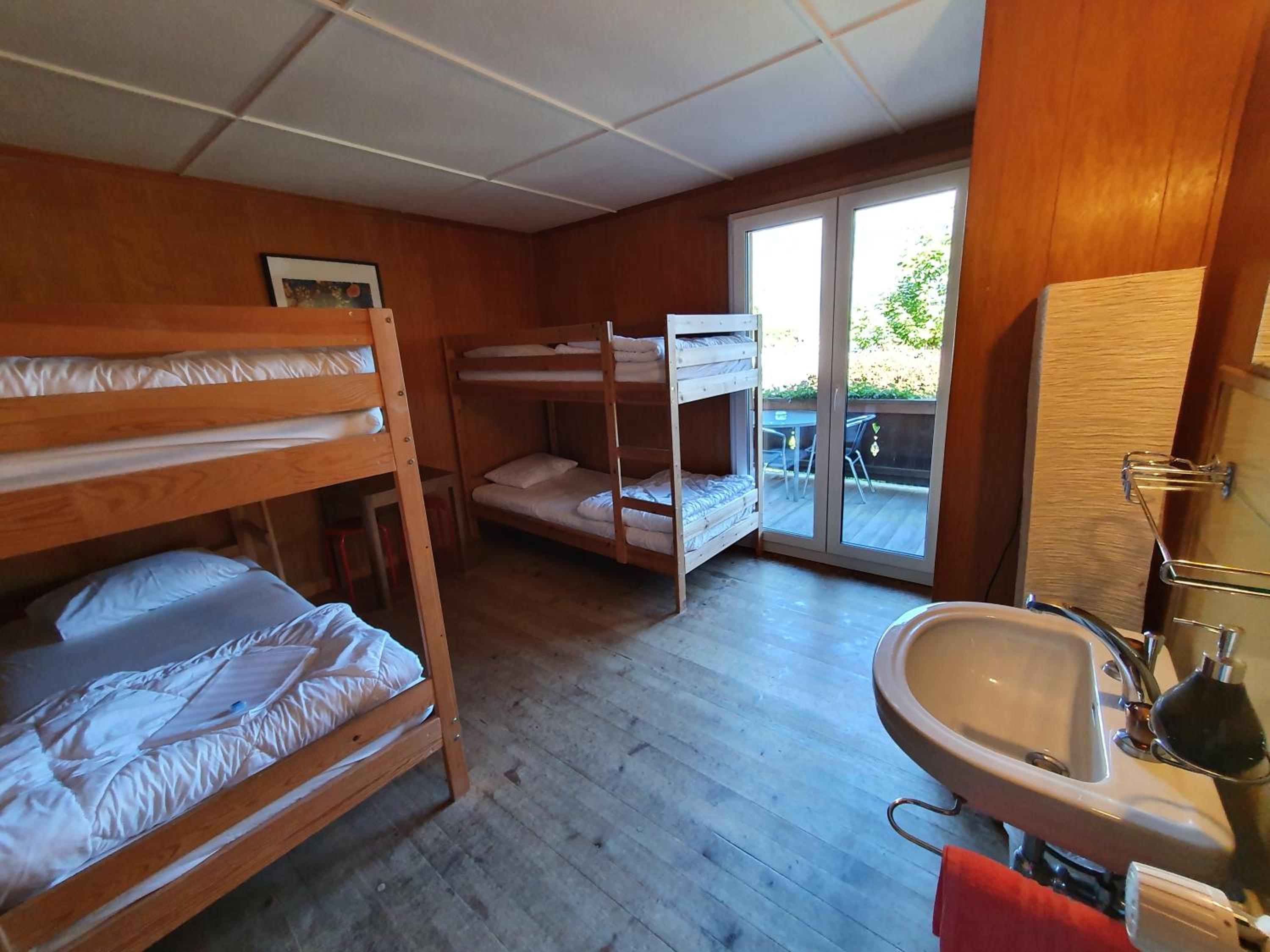 Family Room with Shared Bathroom and Lake View and Balcony  photo 2