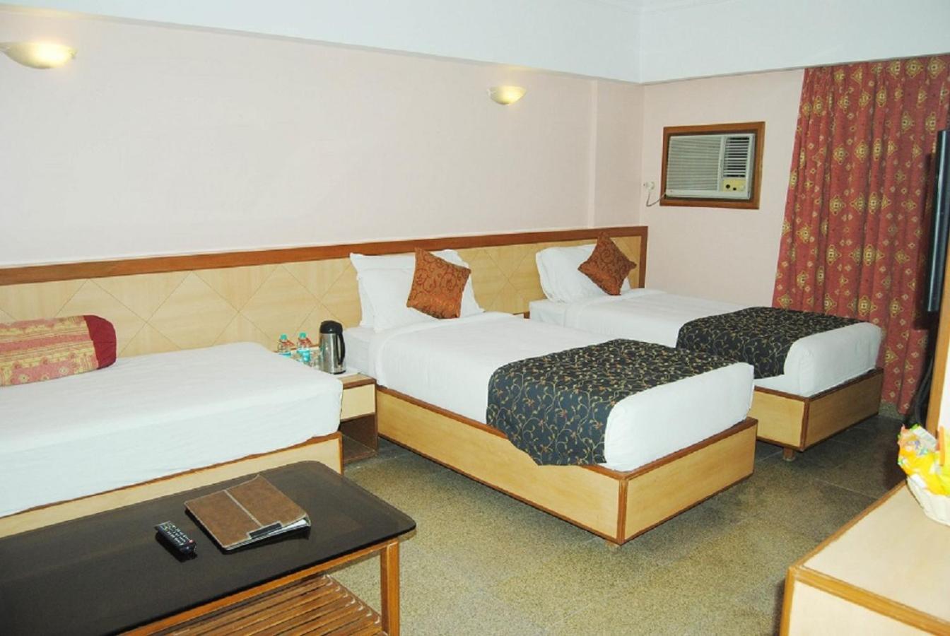 Deluxe Room - Photo 11