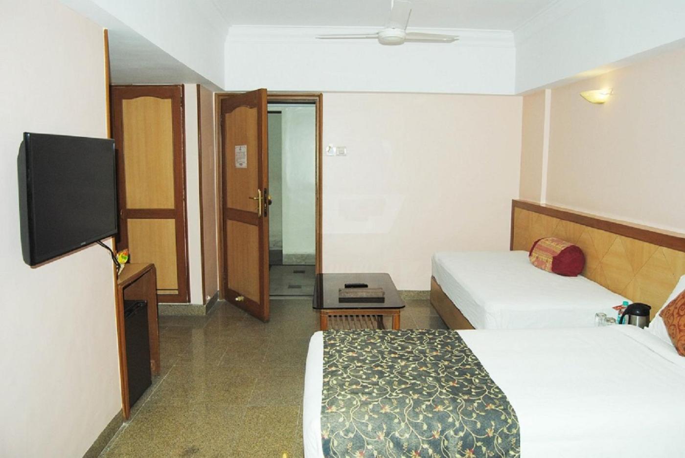 Deluxe Room - Photo 10
