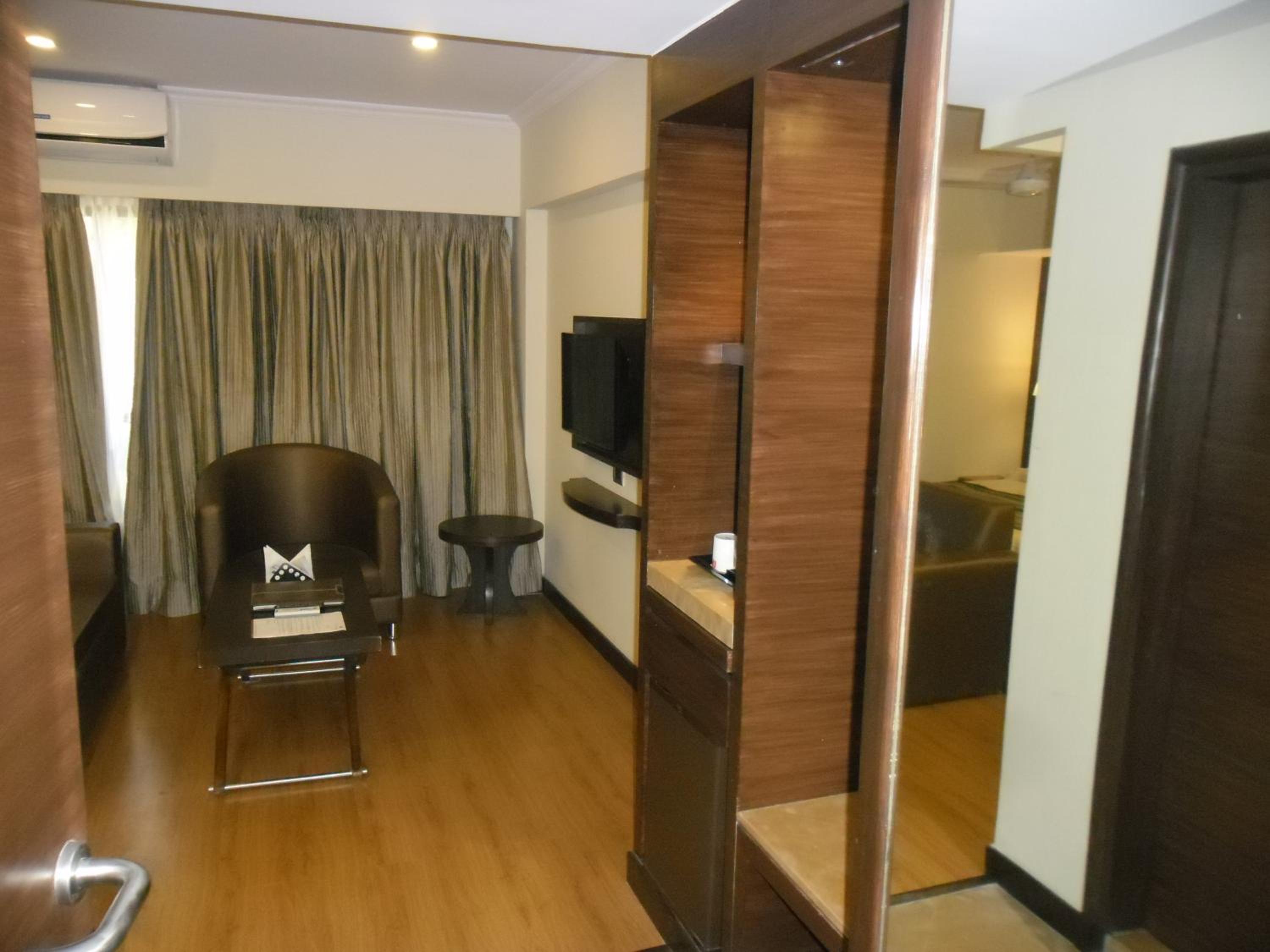 Premium Room - Photo 8
