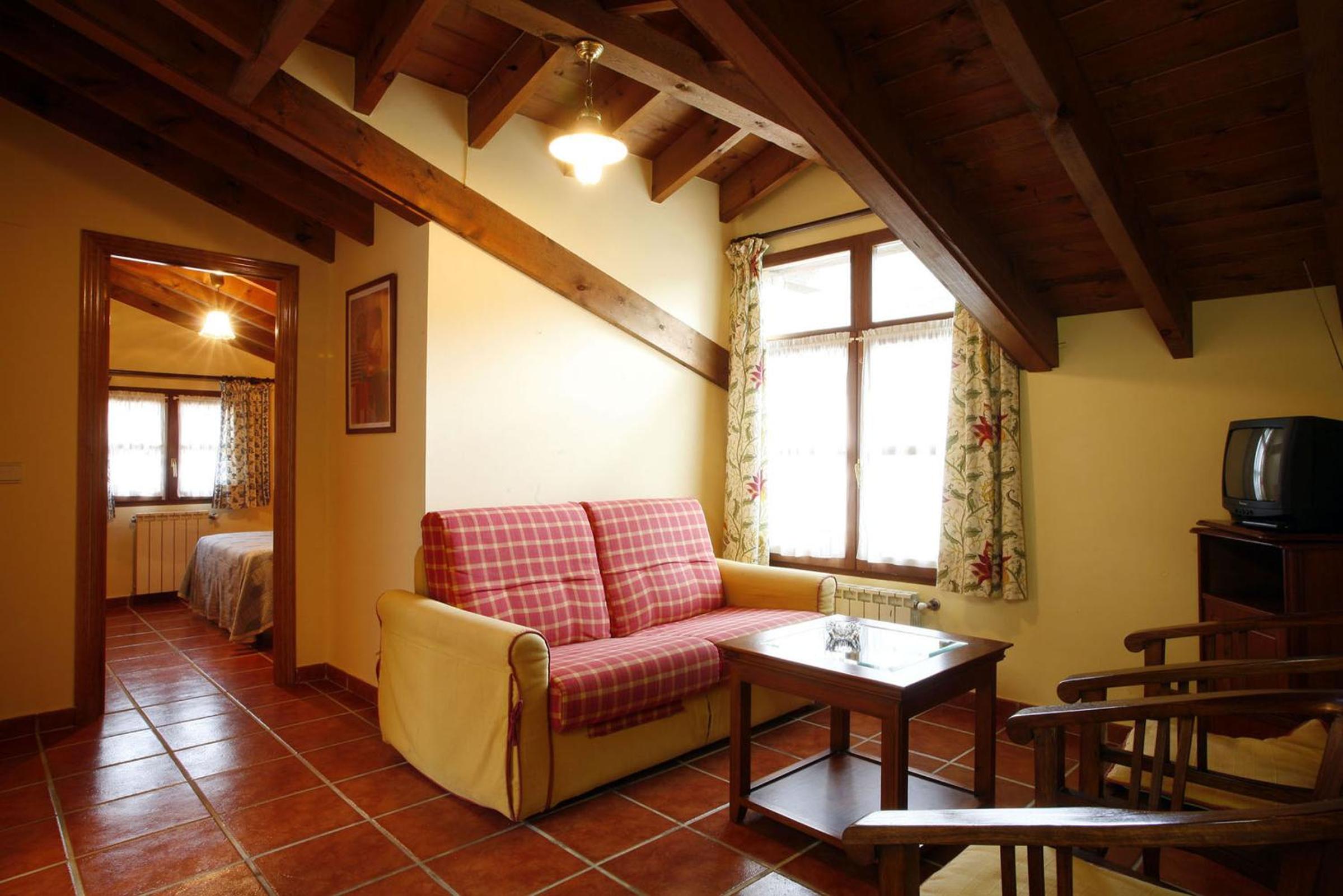 One-Bedroom Apartment with Garden View photo 2