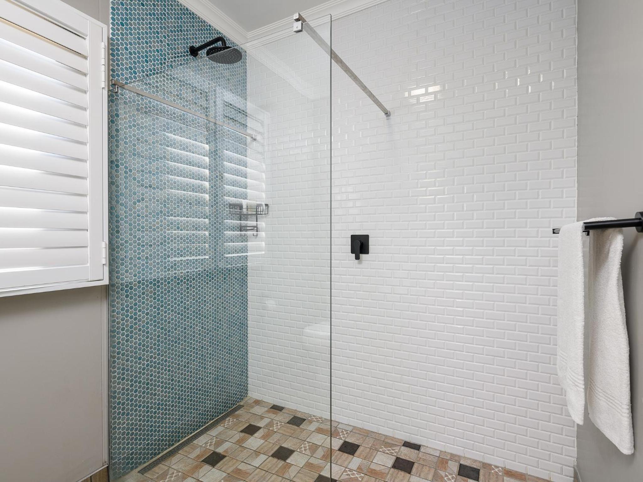Two-Bedroom Riverview Cabin with Splash pool photo 2